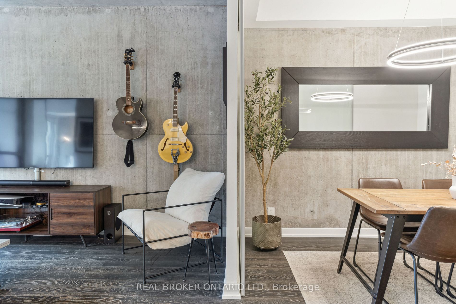 39 Brant St, #305