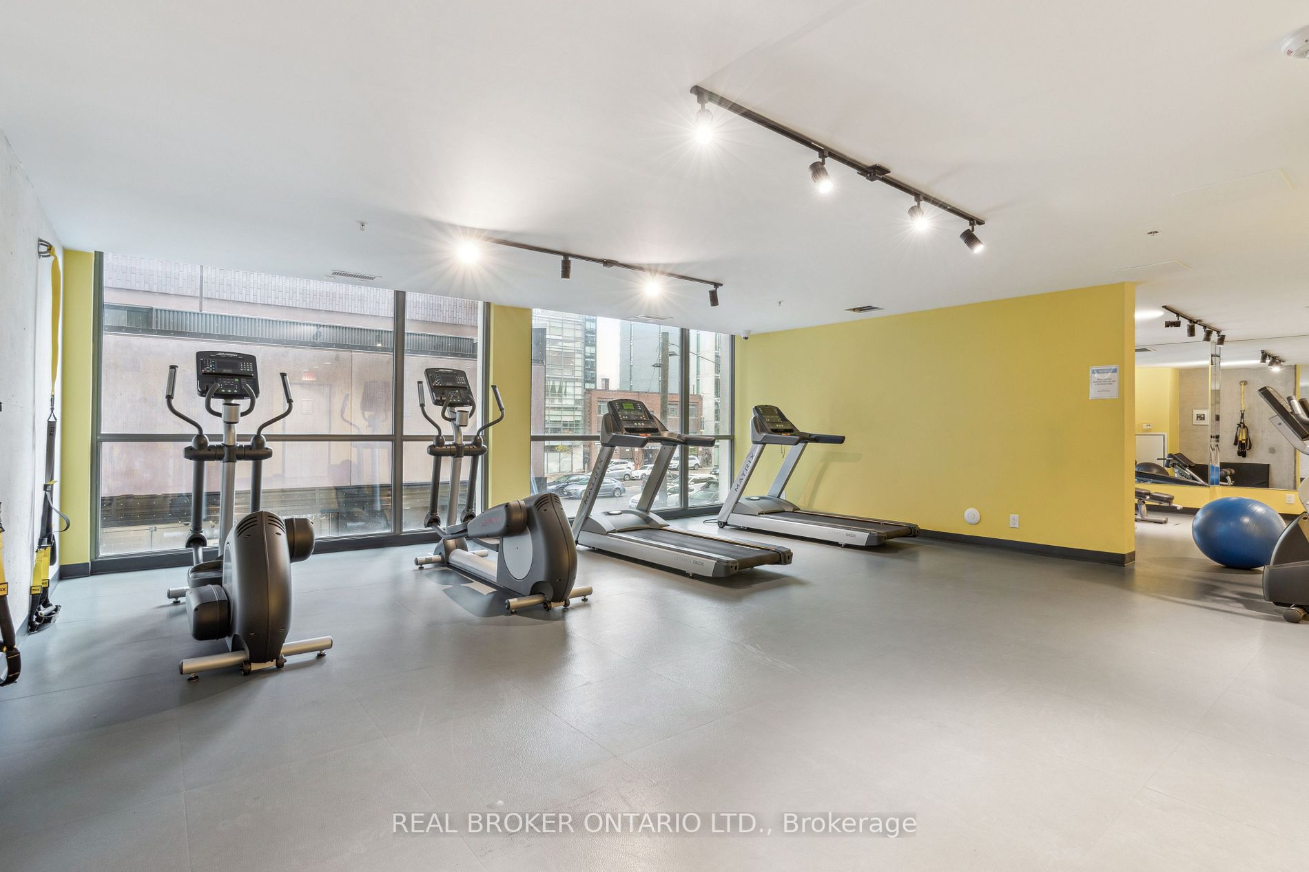 39 Brant St, #305