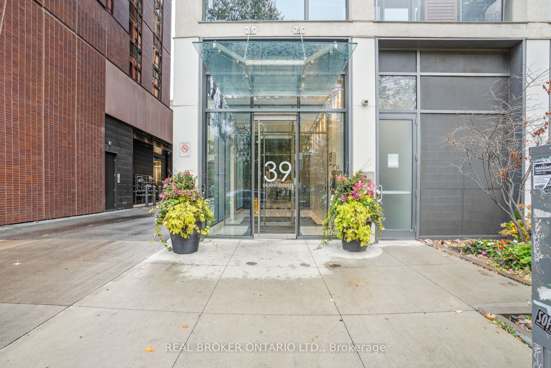 39 Brant St, #305