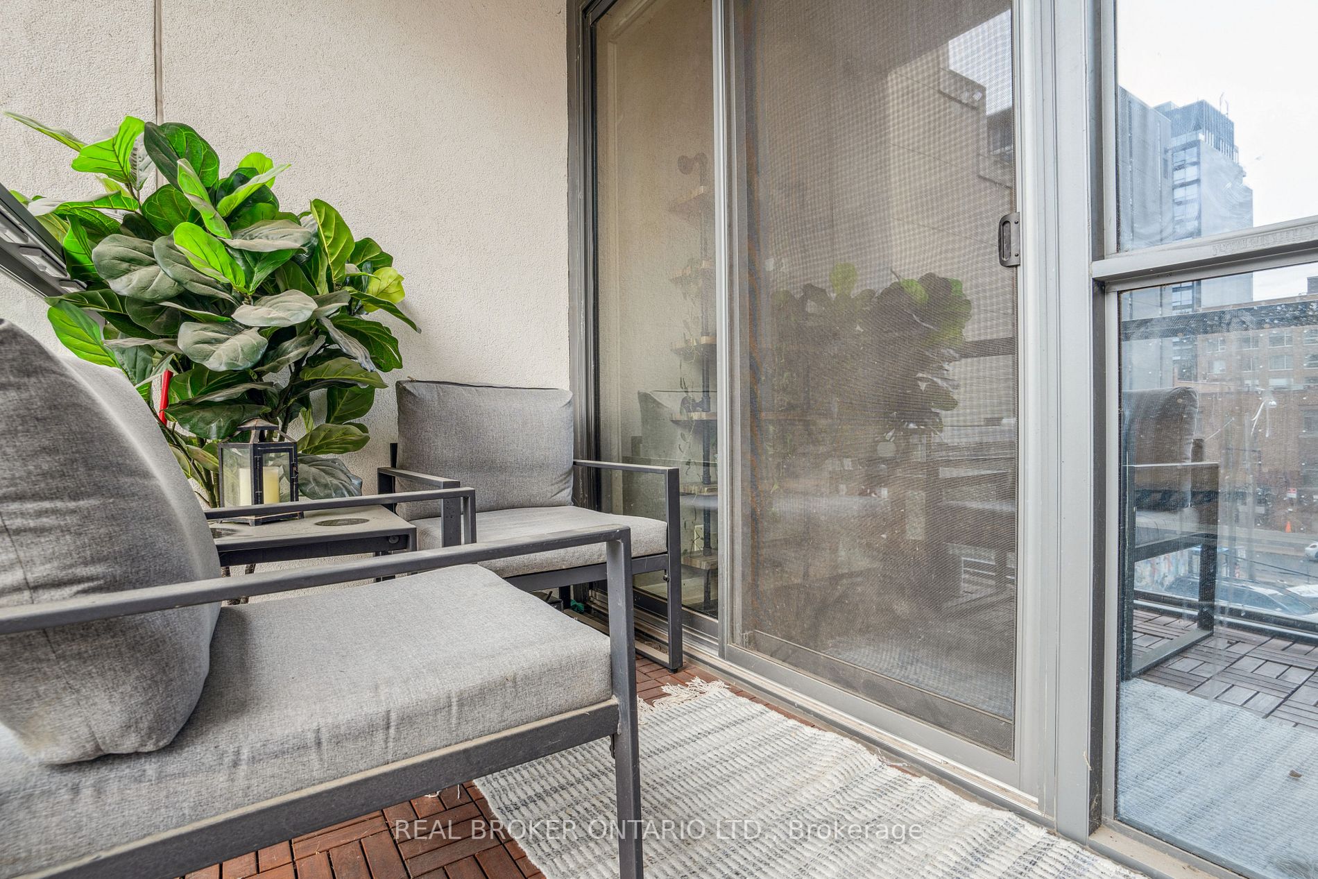 39 Brant St, #305