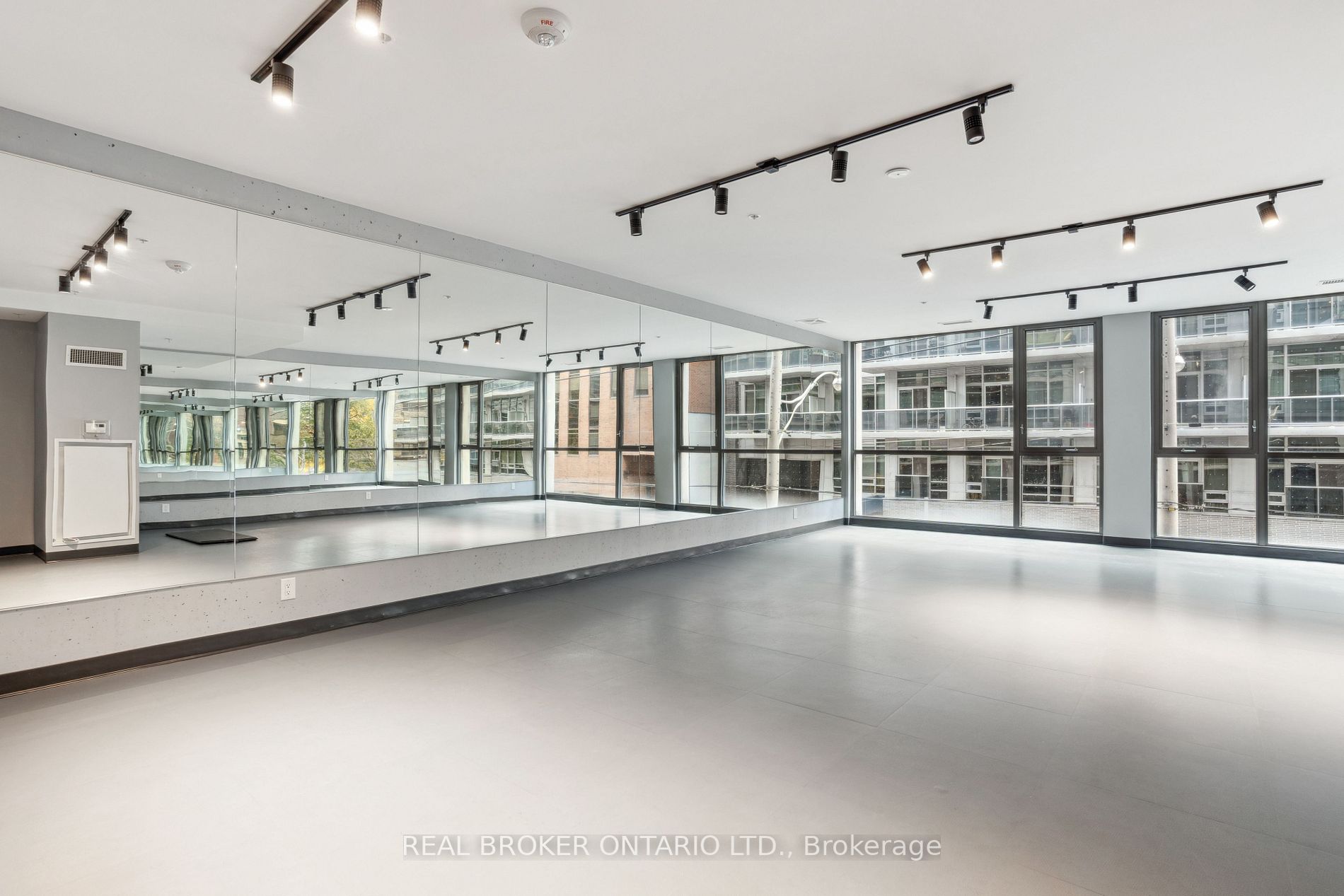 39 Brant St, #305