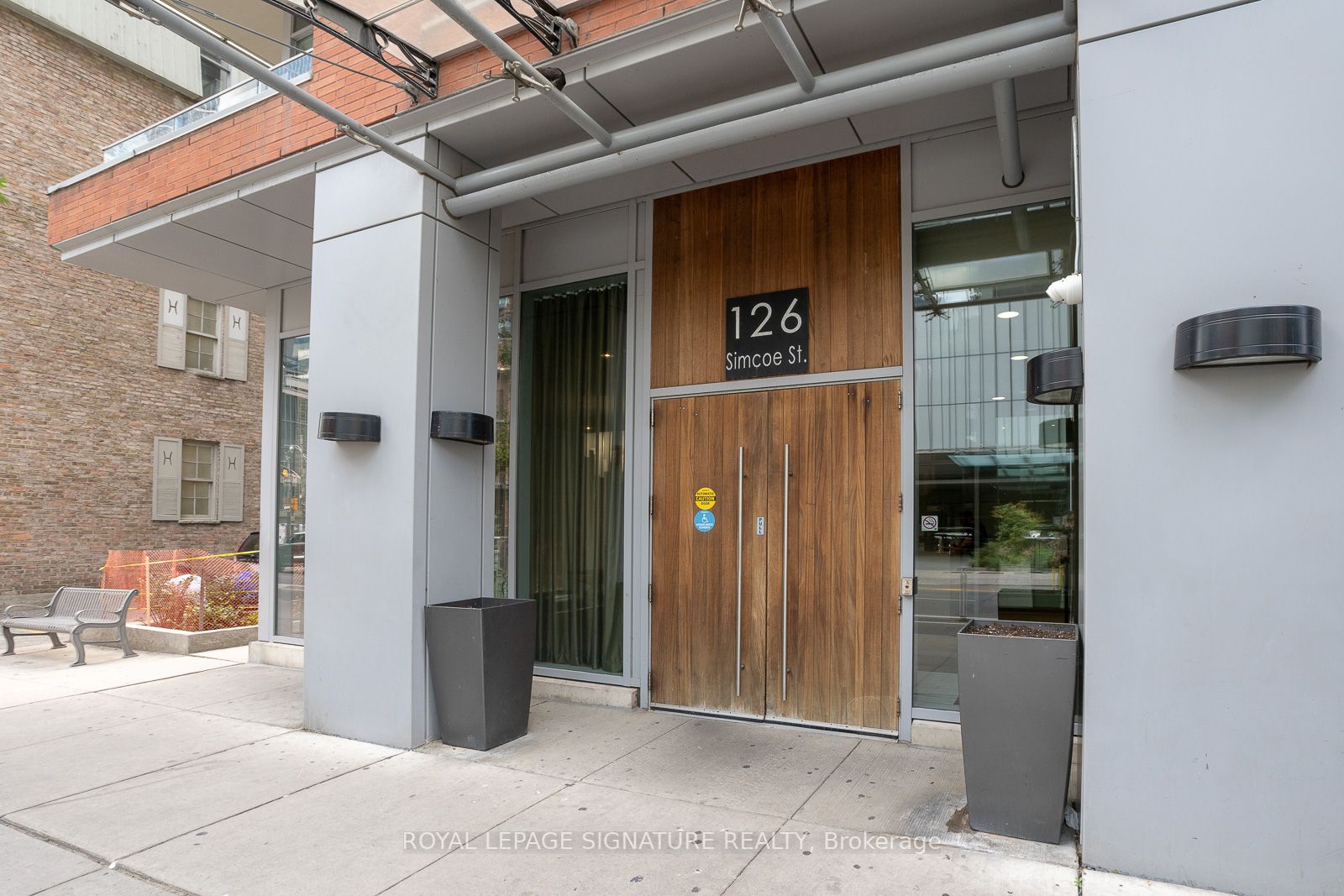 126 Simcoe St, #Ph05