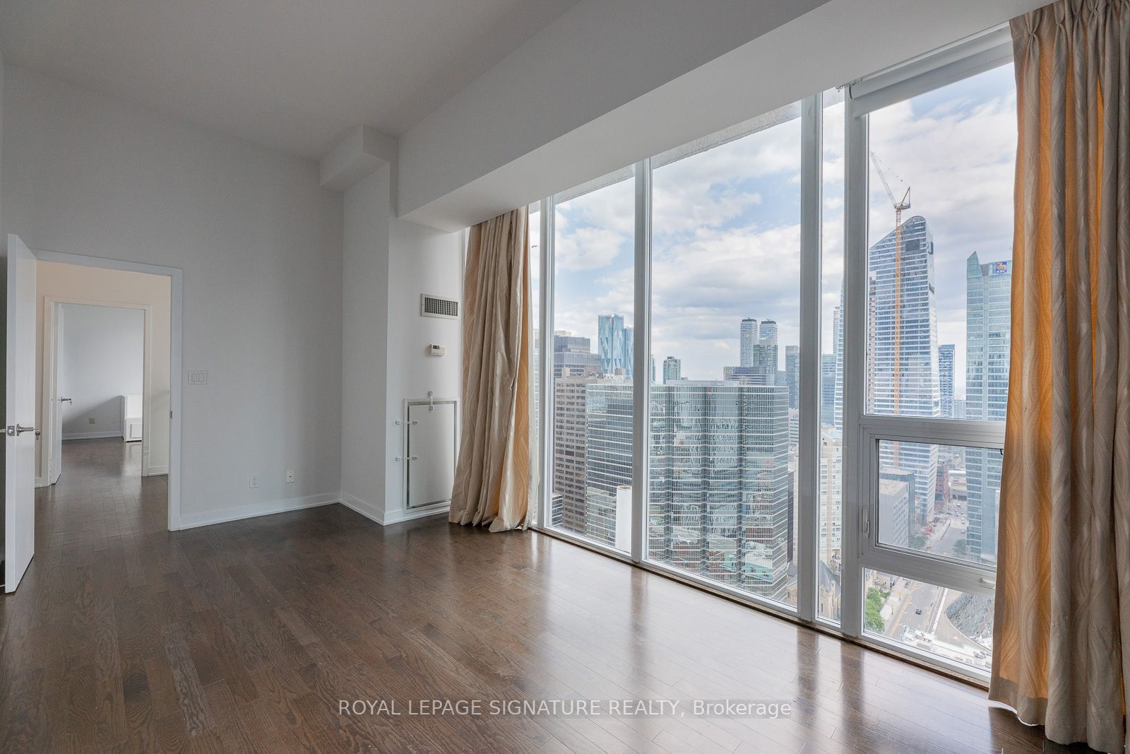 126 Simcoe St, #Ph05