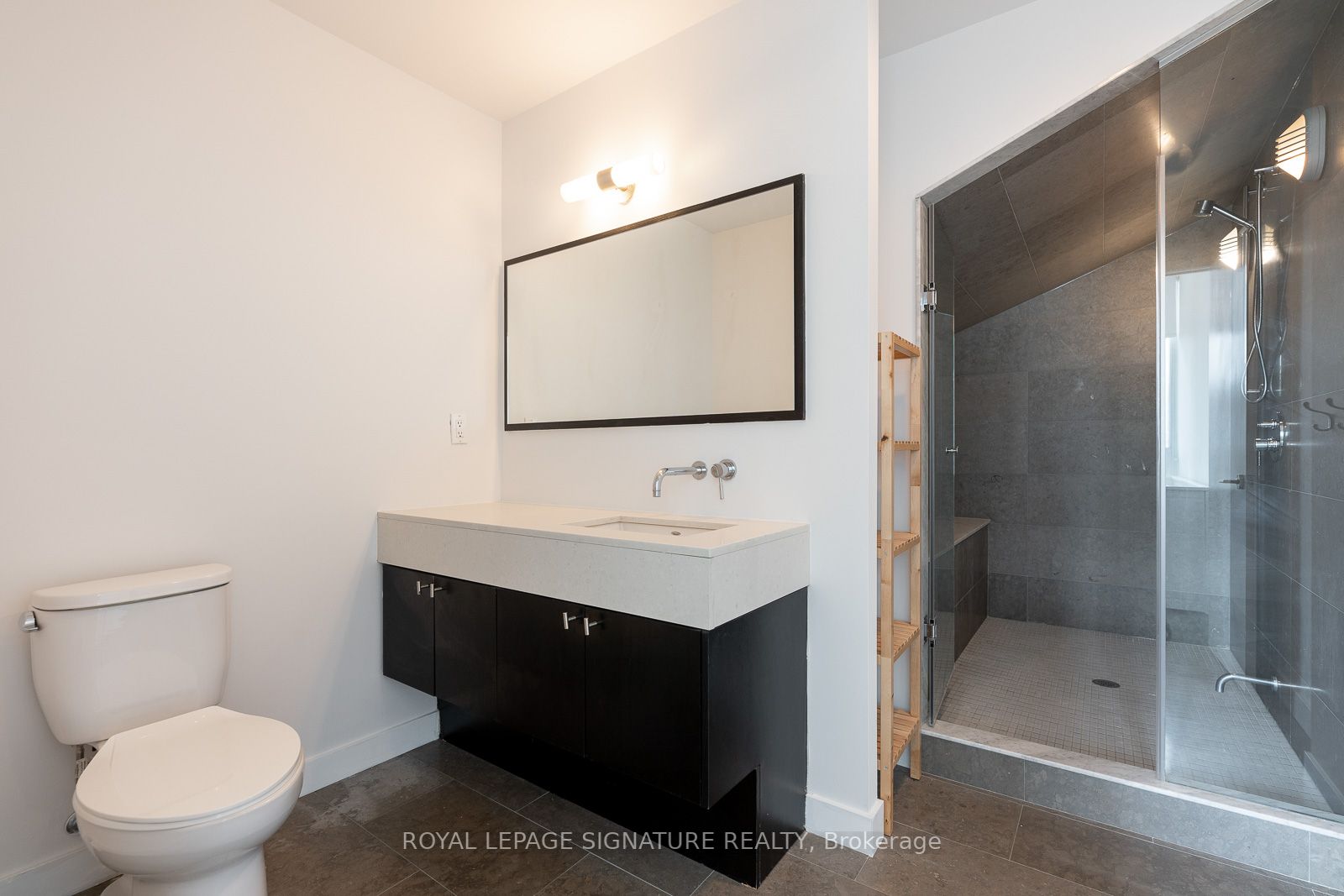 126 Simcoe St, #Ph05