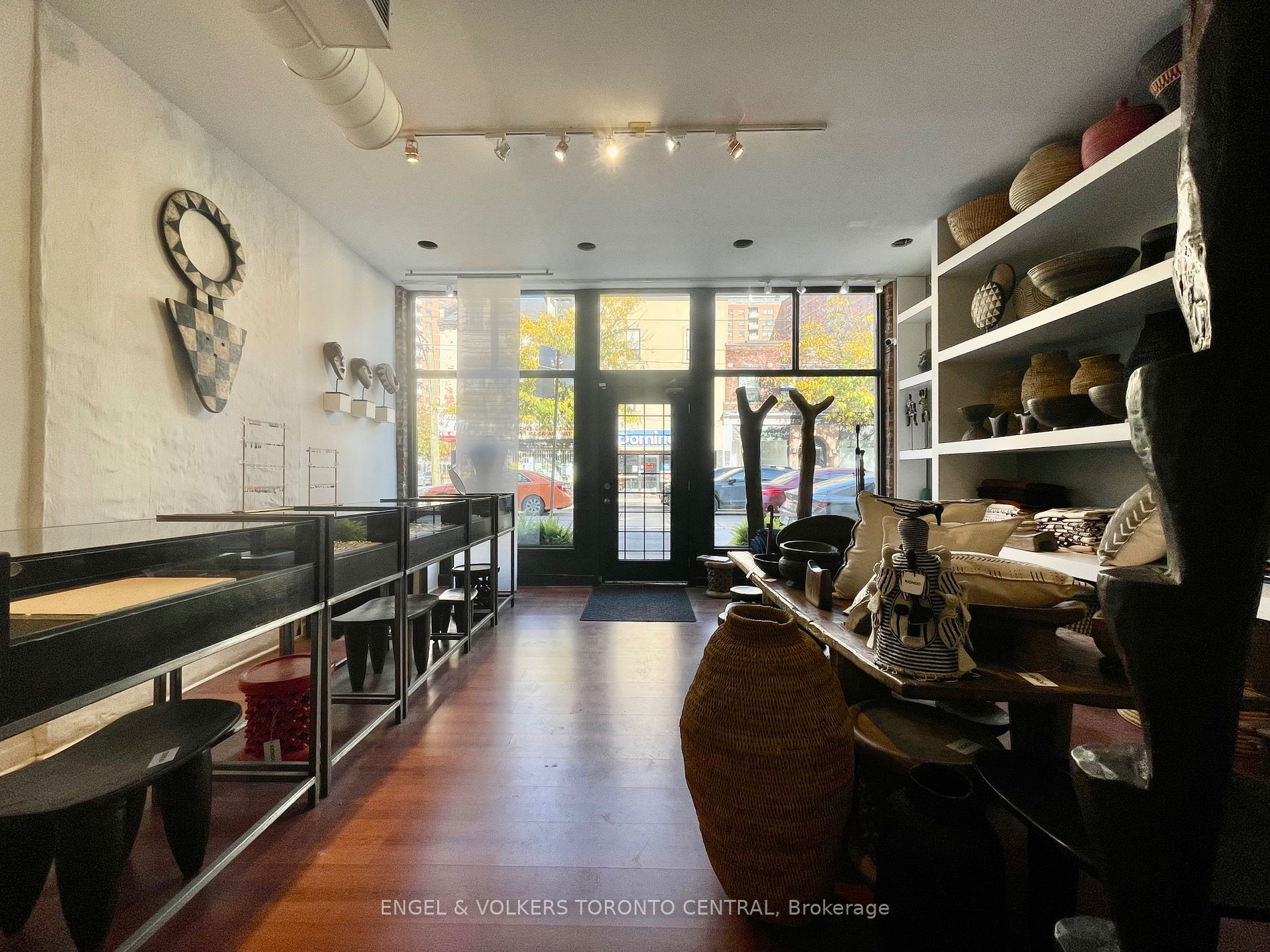 323 Queen St E, #1A