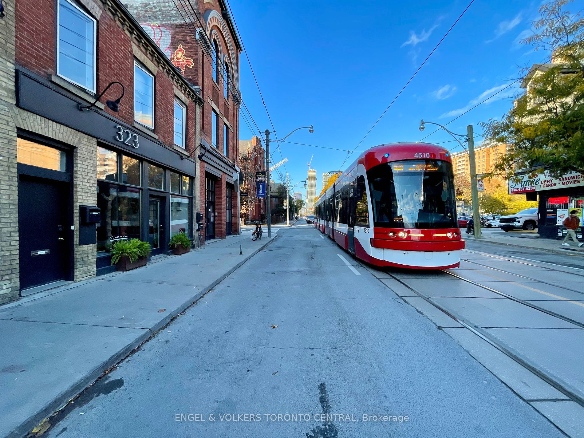 323 Queen St E, #1A