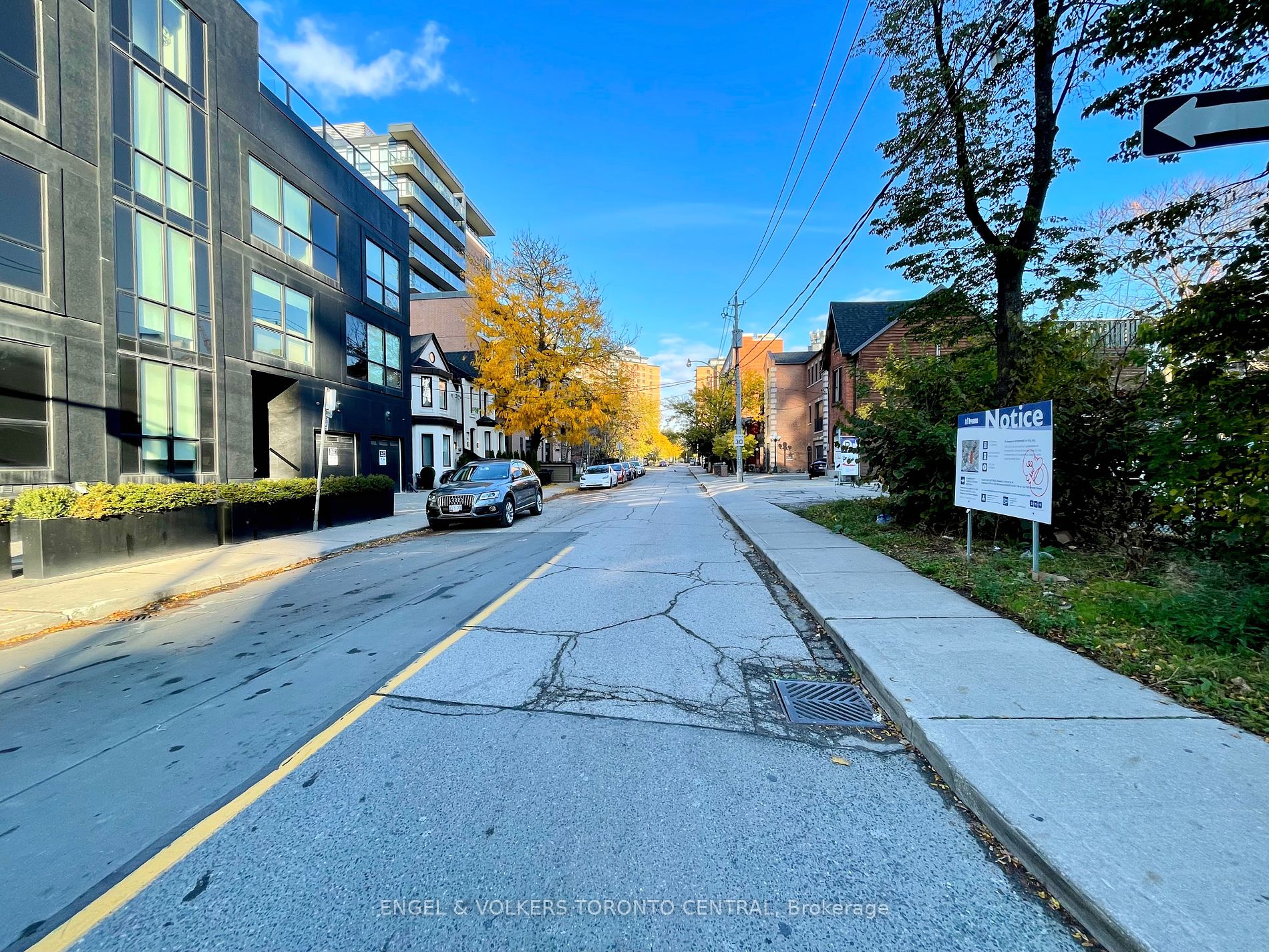 323 Queen St E, #1A