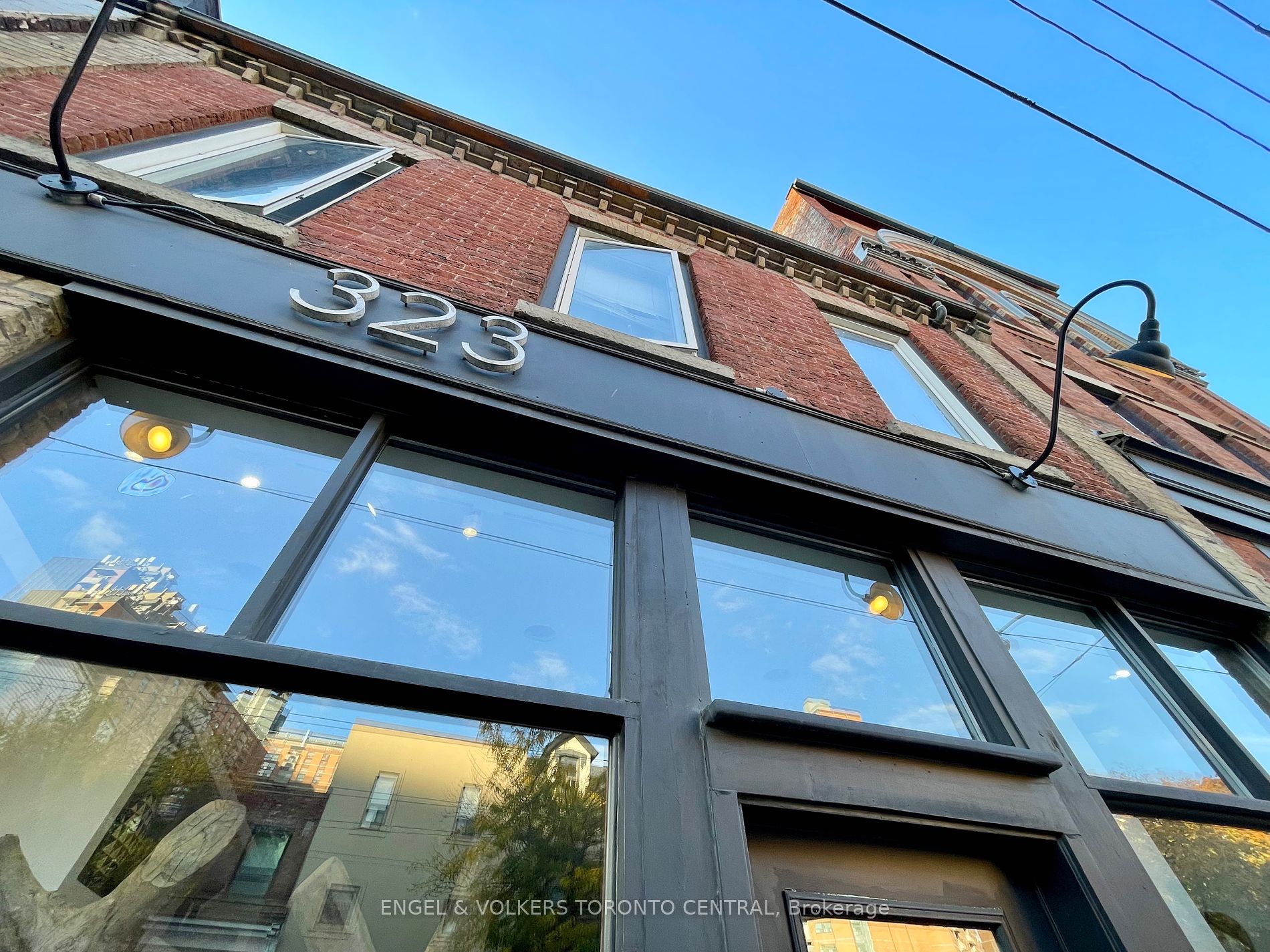 323 Queen St E, #1A