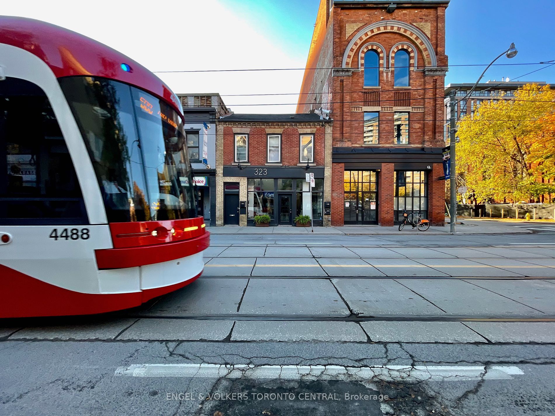 323 Queen St E, #1A