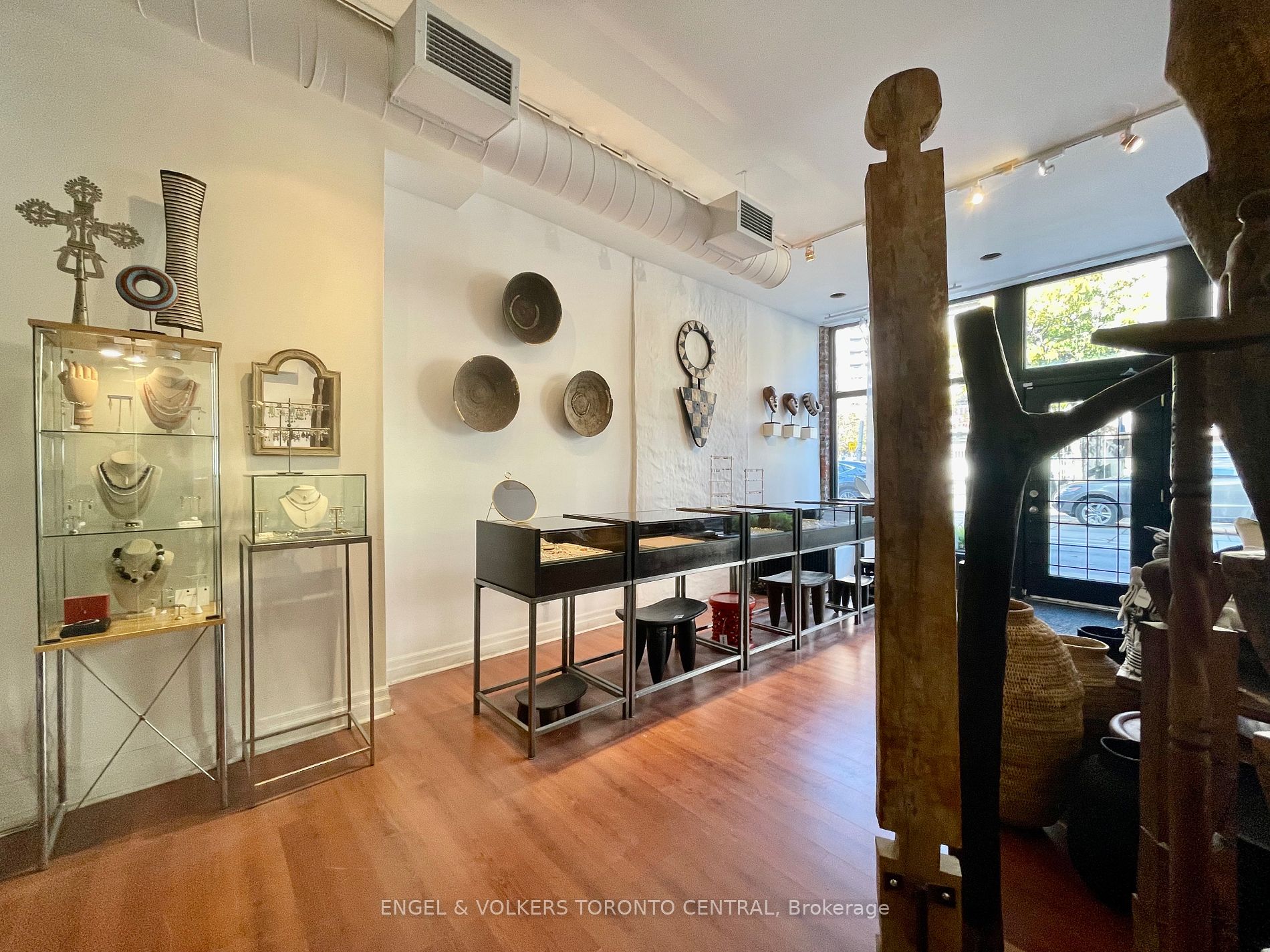 323 Queen St E, #1A