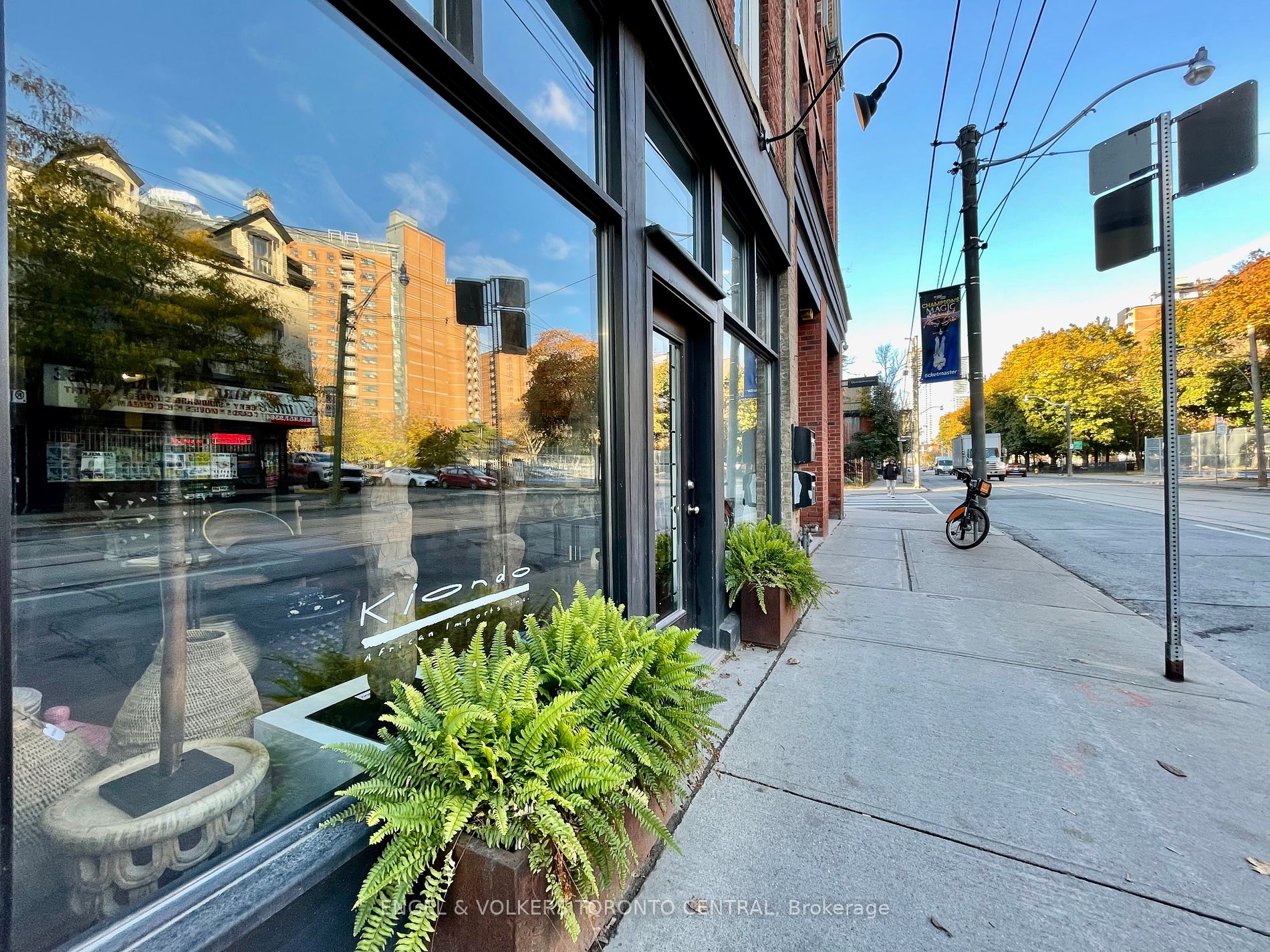 323 Queen St E, #1A