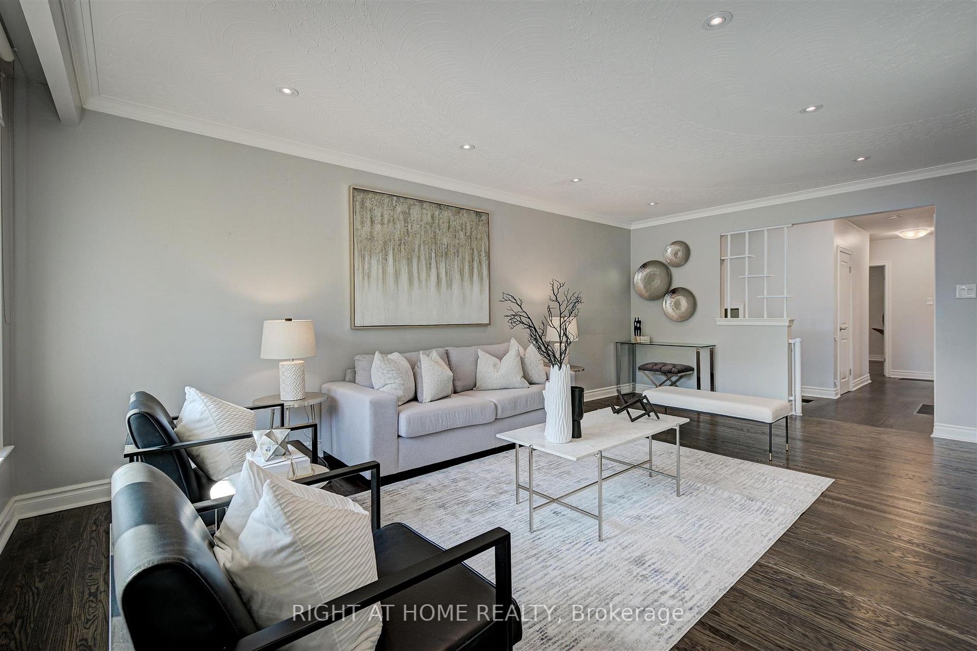 34 Ruscica Dr