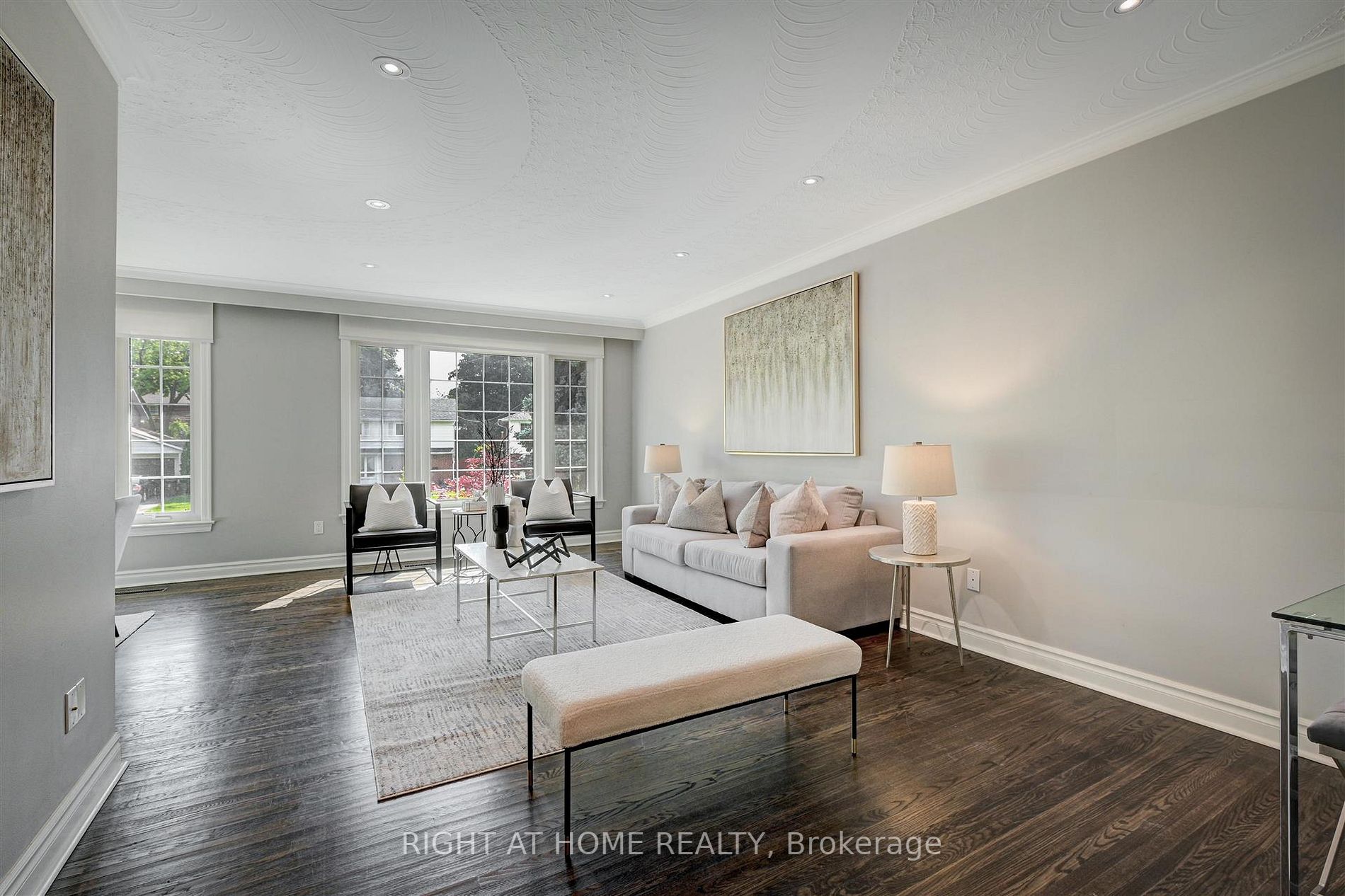 34 Ruscica Dr