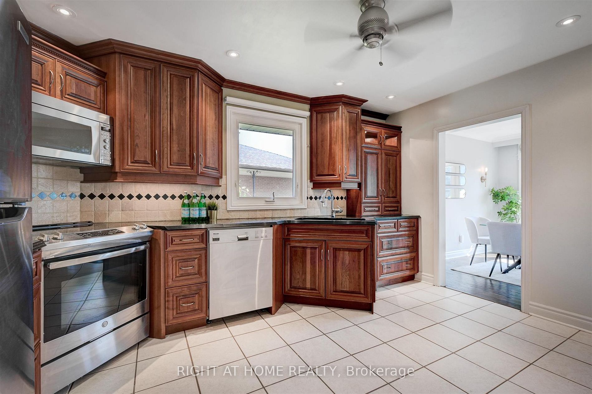 34 Ruscica Dr