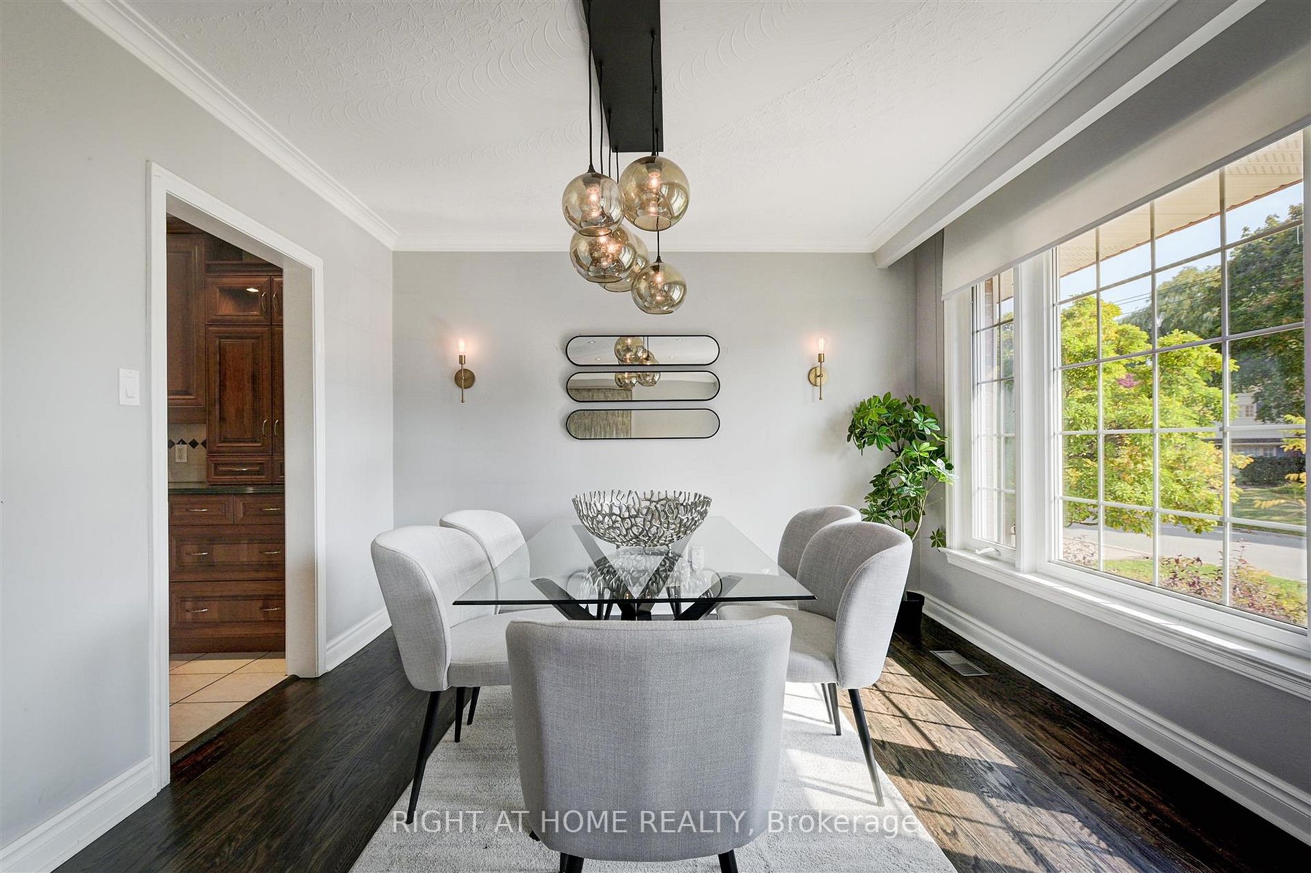 34 Ruscica Dr