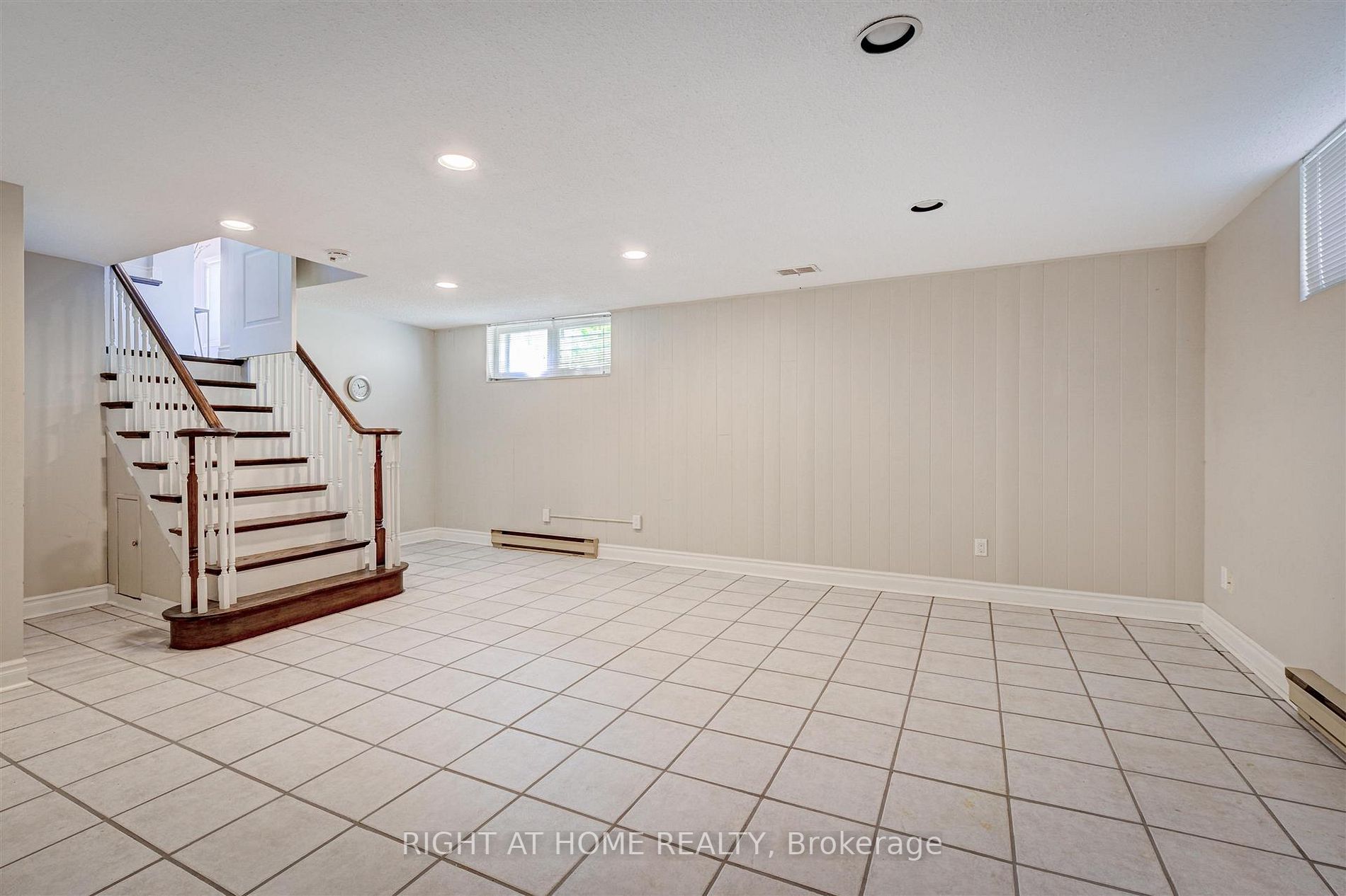 34 Ruscica Dr