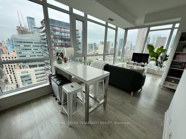 199 Richmond St, #2202
