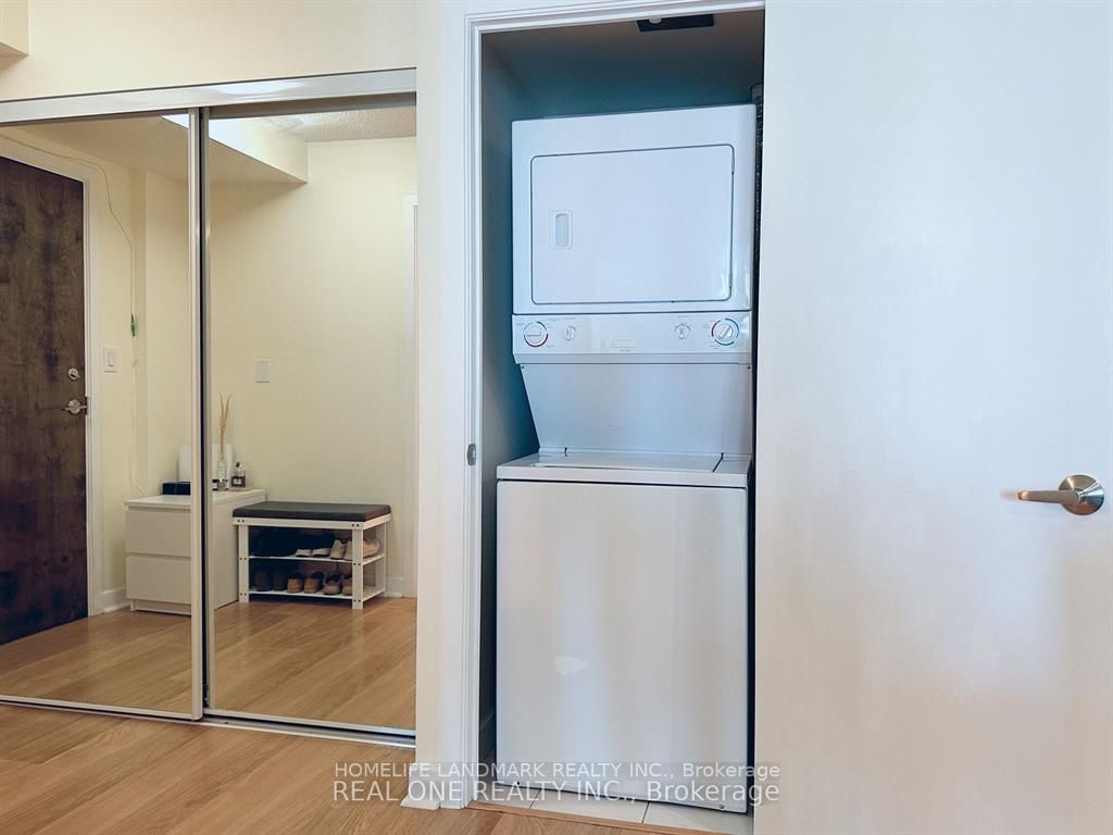 33 Bay St, #1607