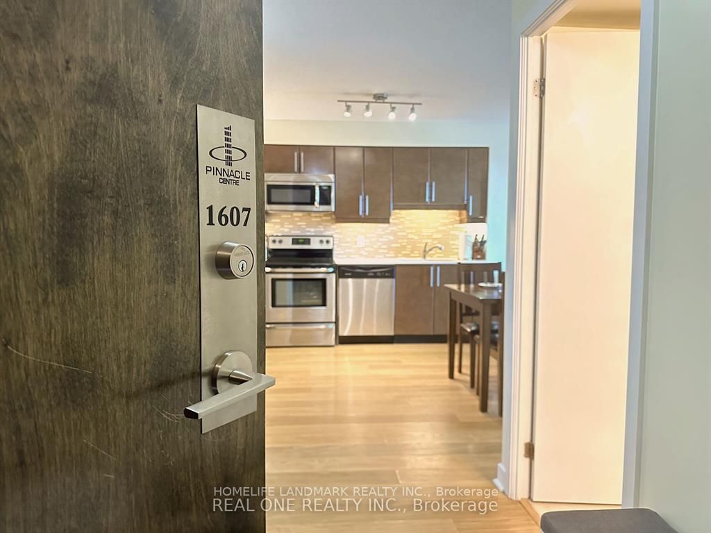 33 Bay St, #1607