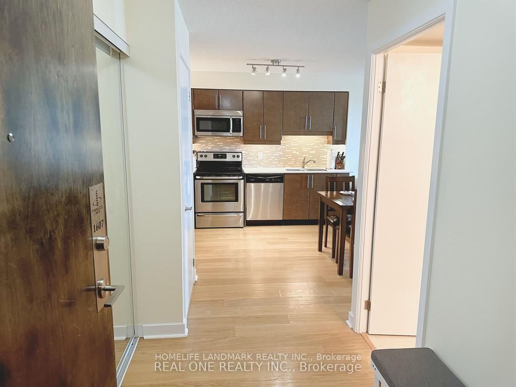 33 Bay St, #1607