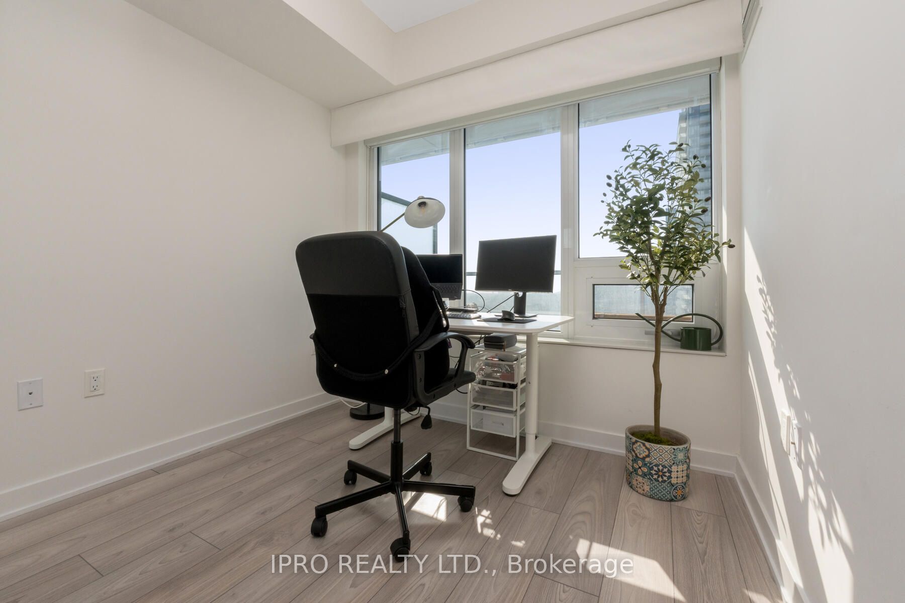 195 Redpath Ave, #2106