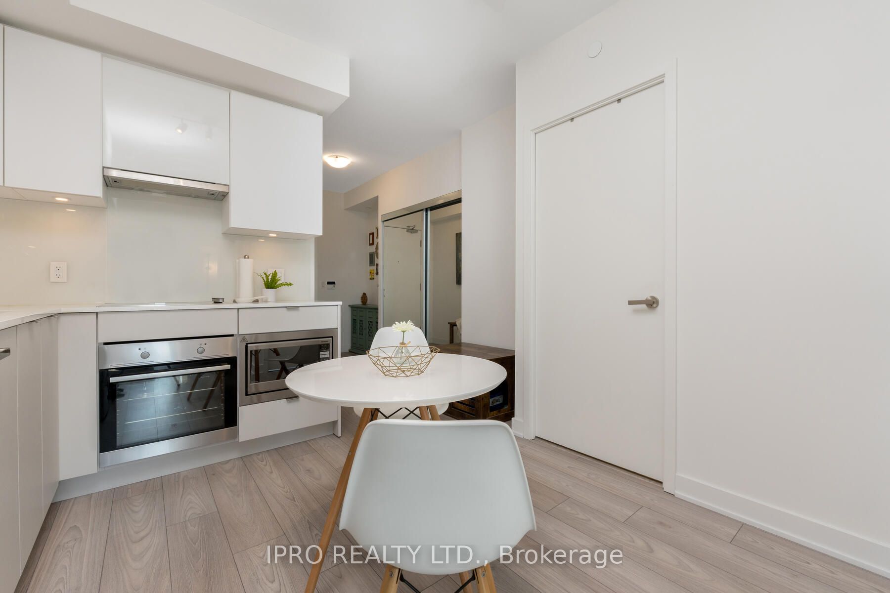 195 Redpath Ave, #2106
