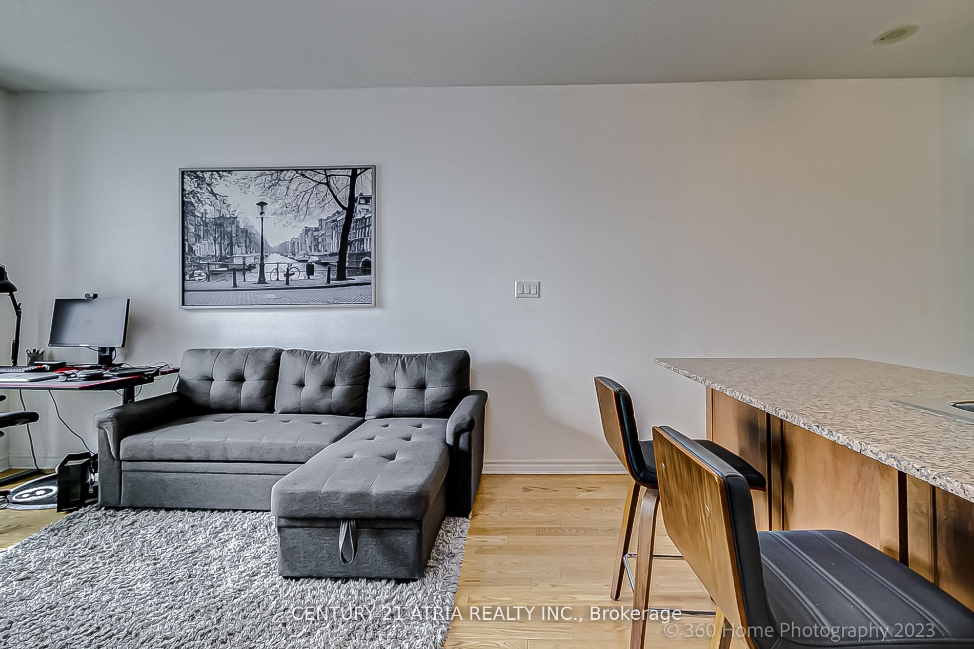 18 Holmes Ave W, #2206