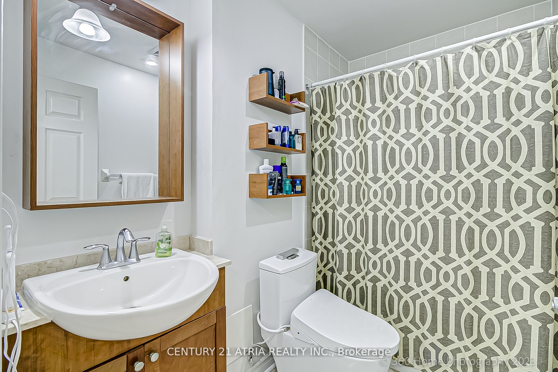 18 Holmes Ave W, #2206
