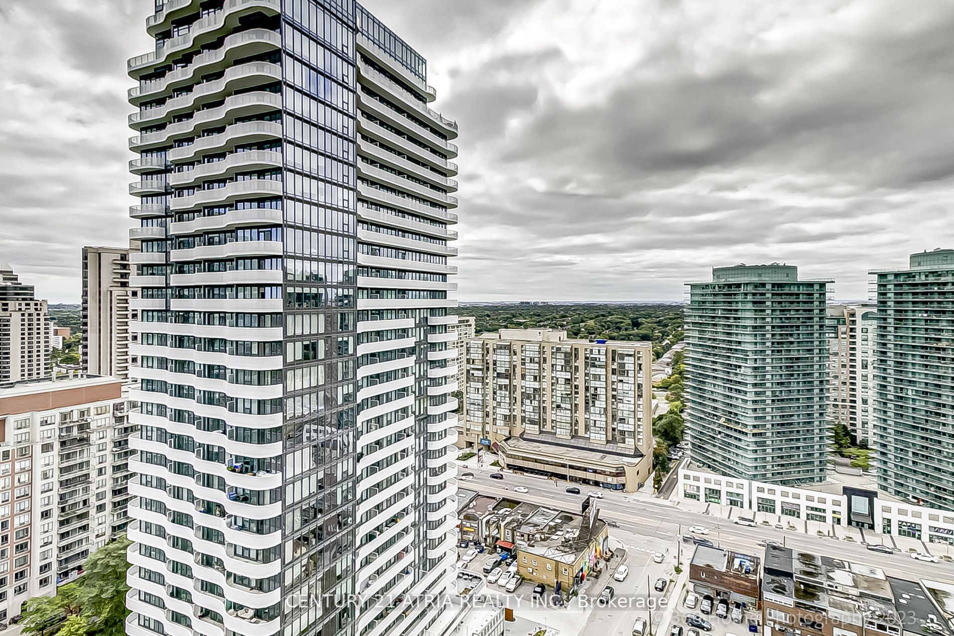 18 Holmes Ave W, #2206
