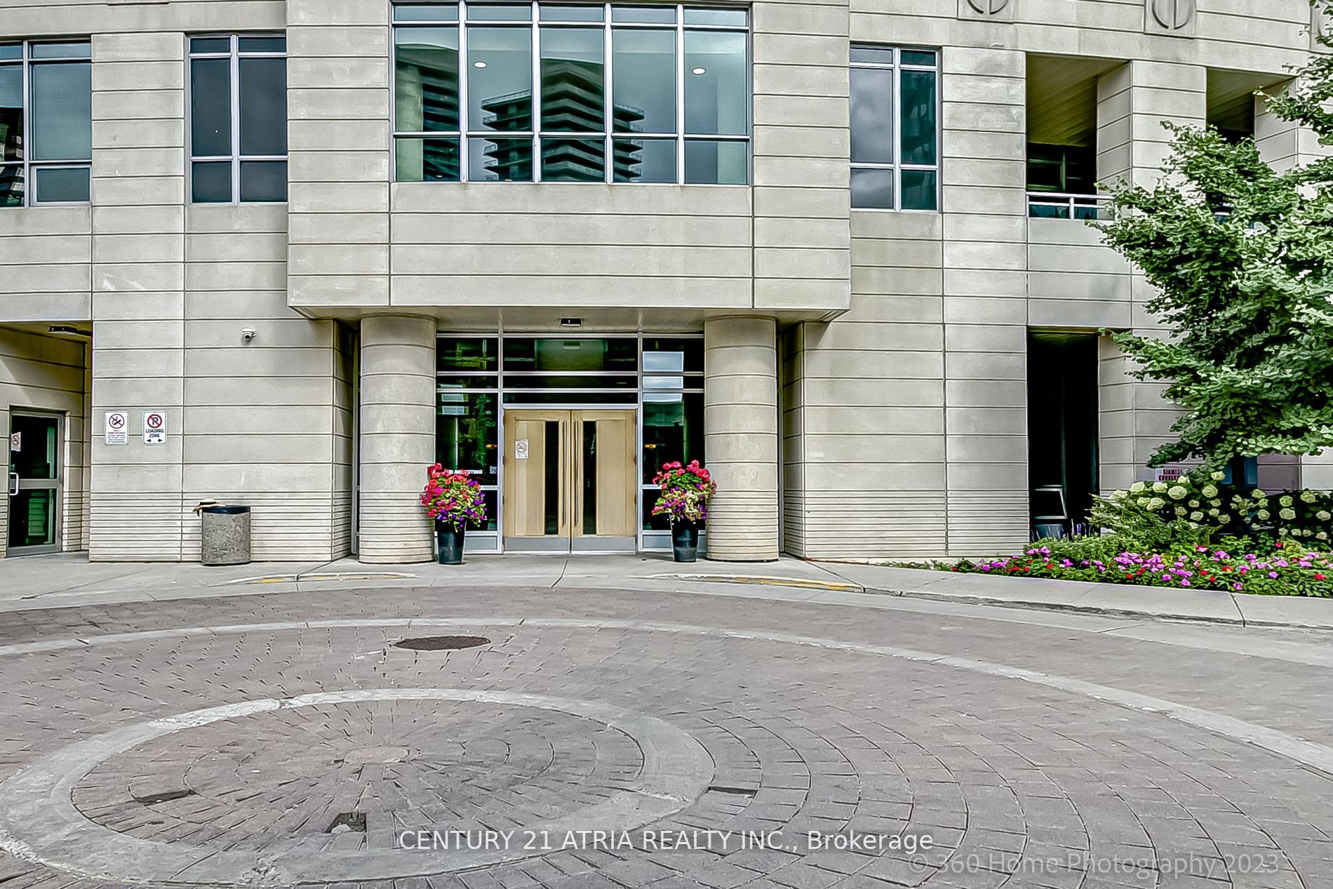 18 Holmes Ave W, #2206
