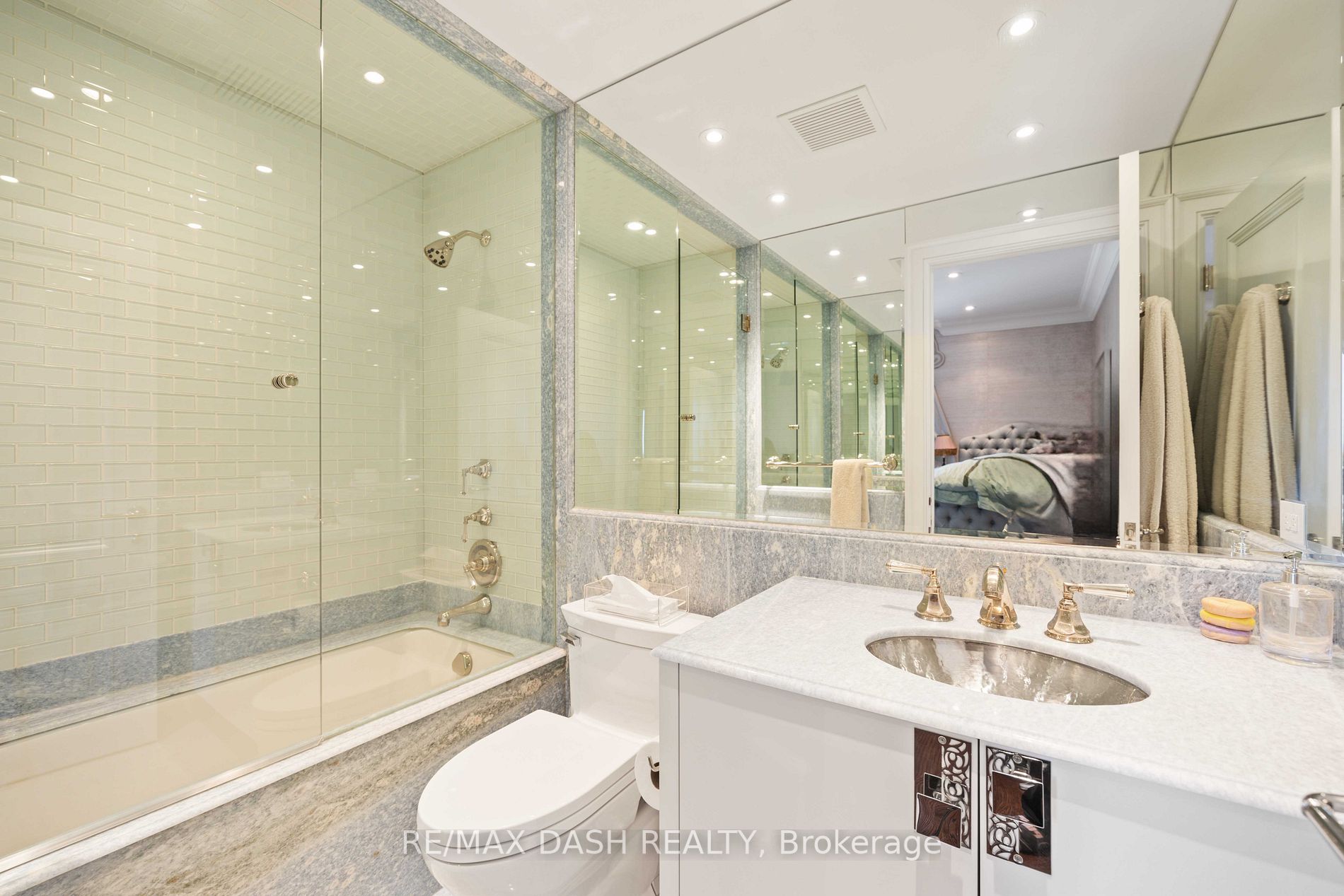 1 Glen Park Ave, #401/402