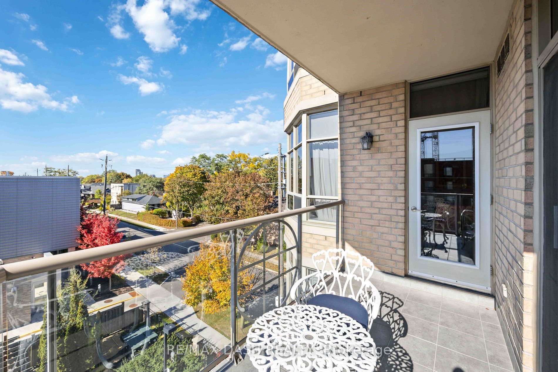 1 Glen Park Ave, #401/402