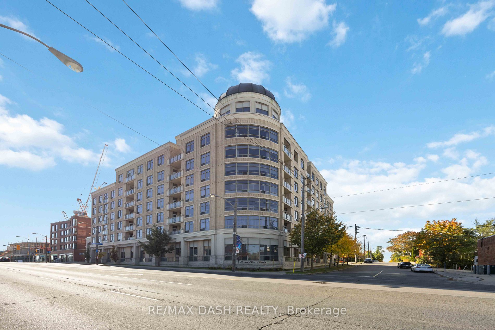 1 Glen Park Ave, #401/402