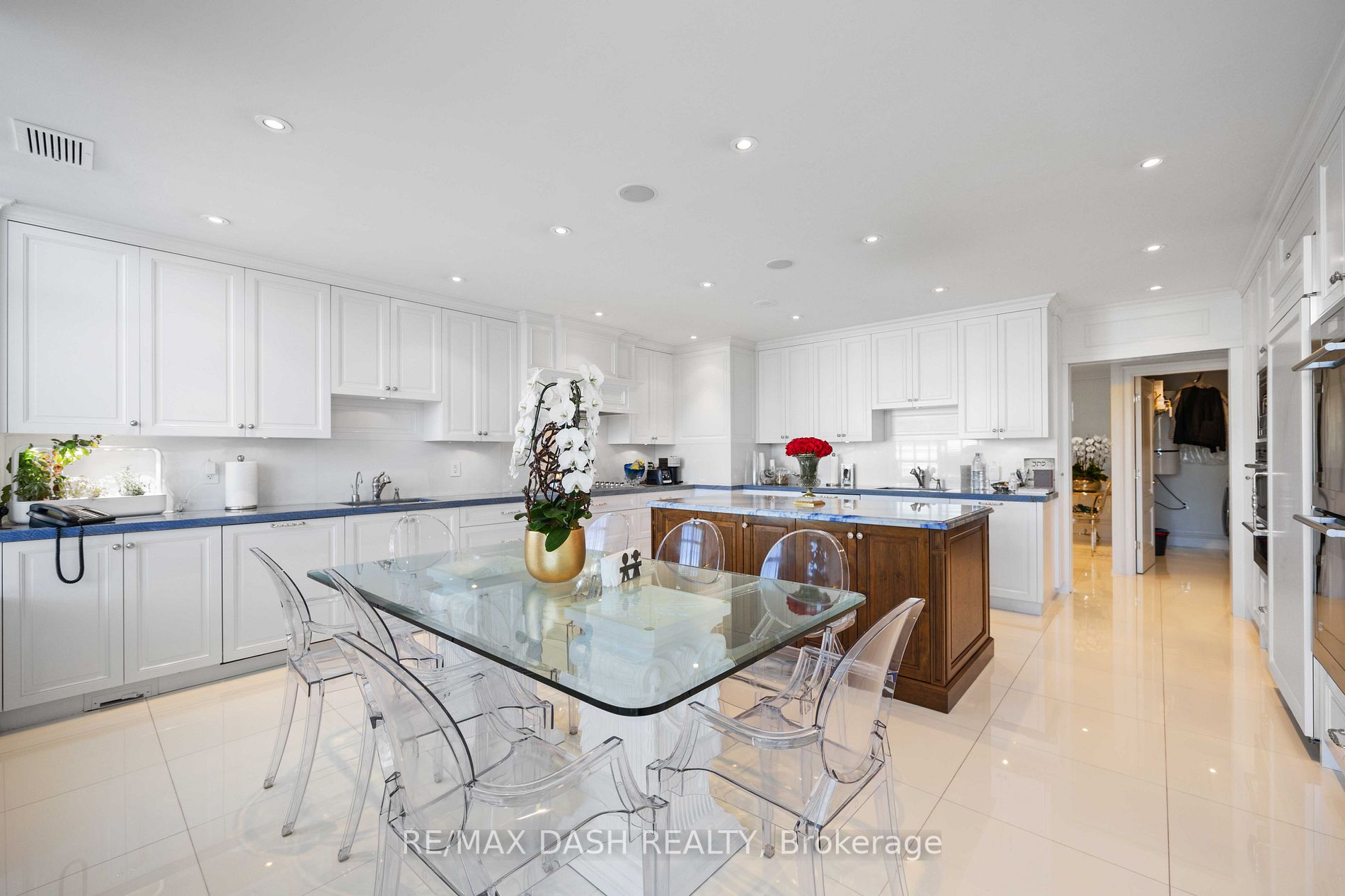 1 Glen Park Ave, #401/402