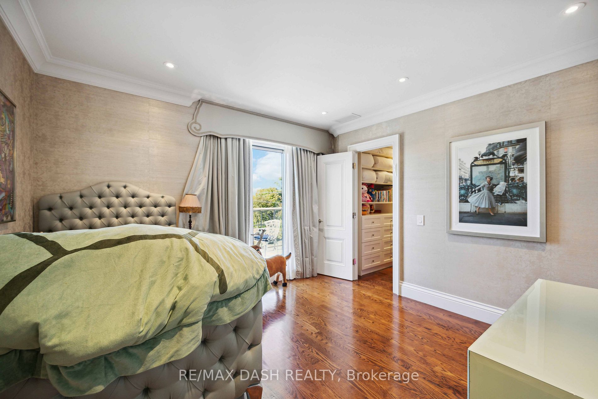 1 Glen Park Ave, #401/402