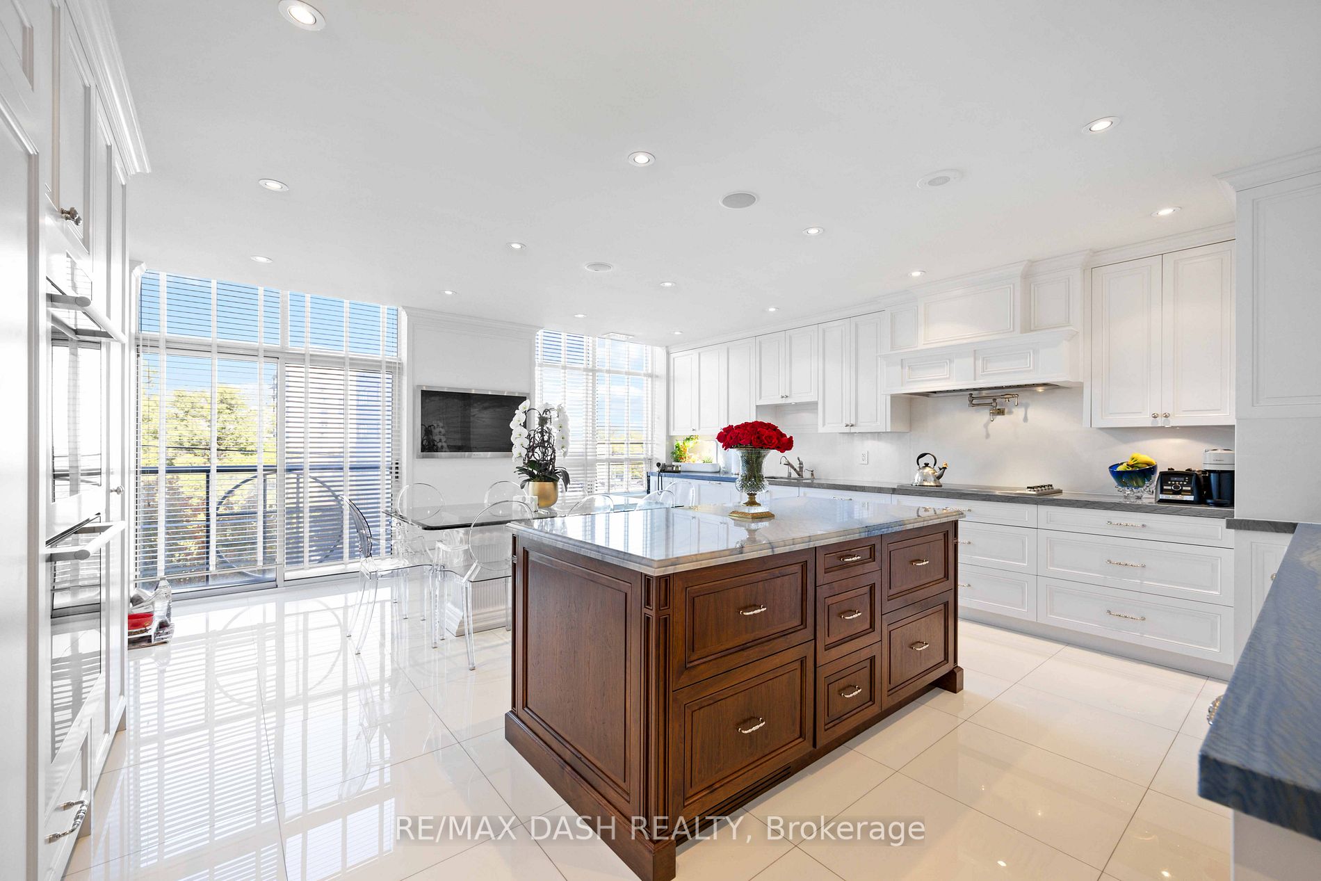1 Glen Park Ave, #401/402