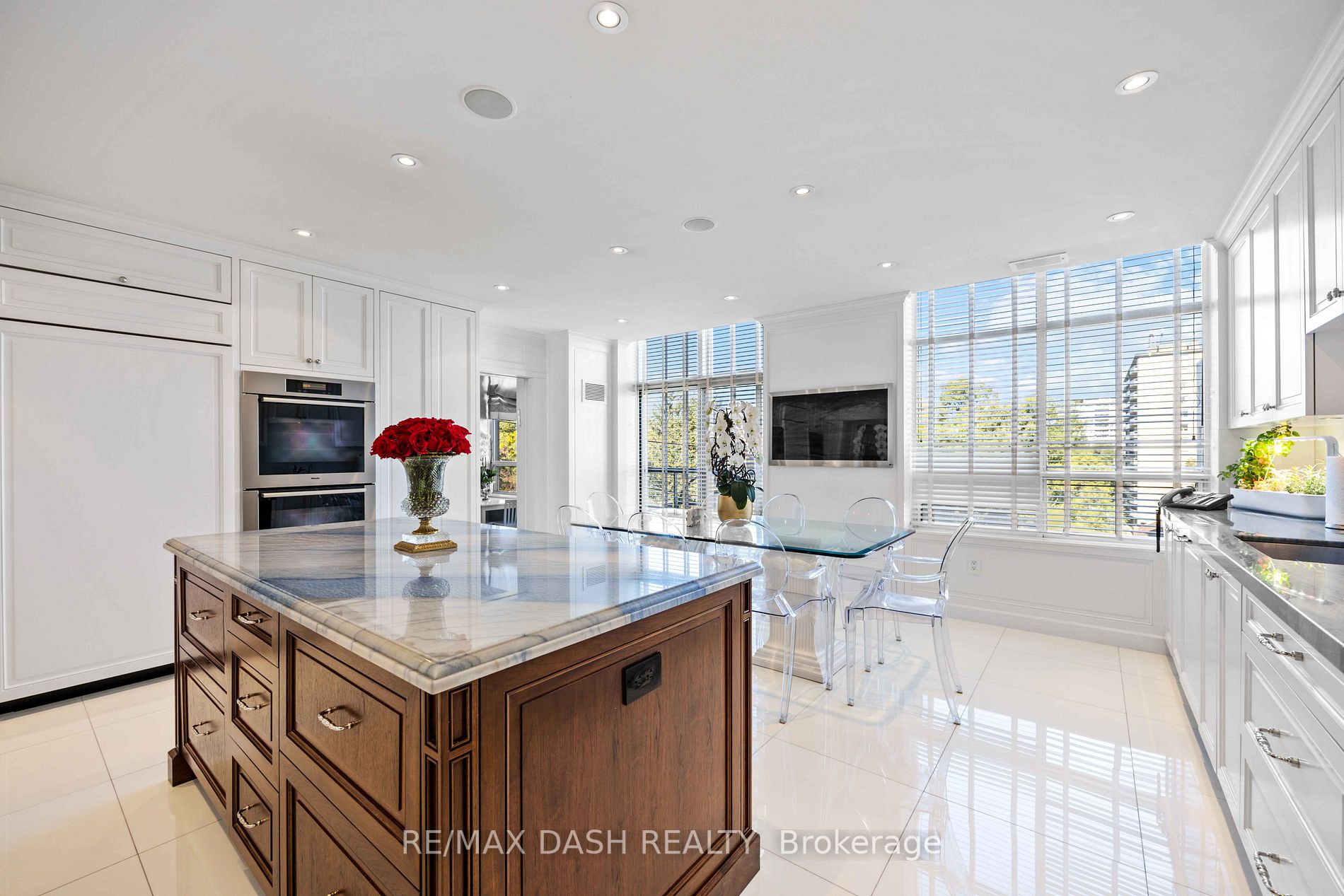 1 Glen Park Ave, #401/402