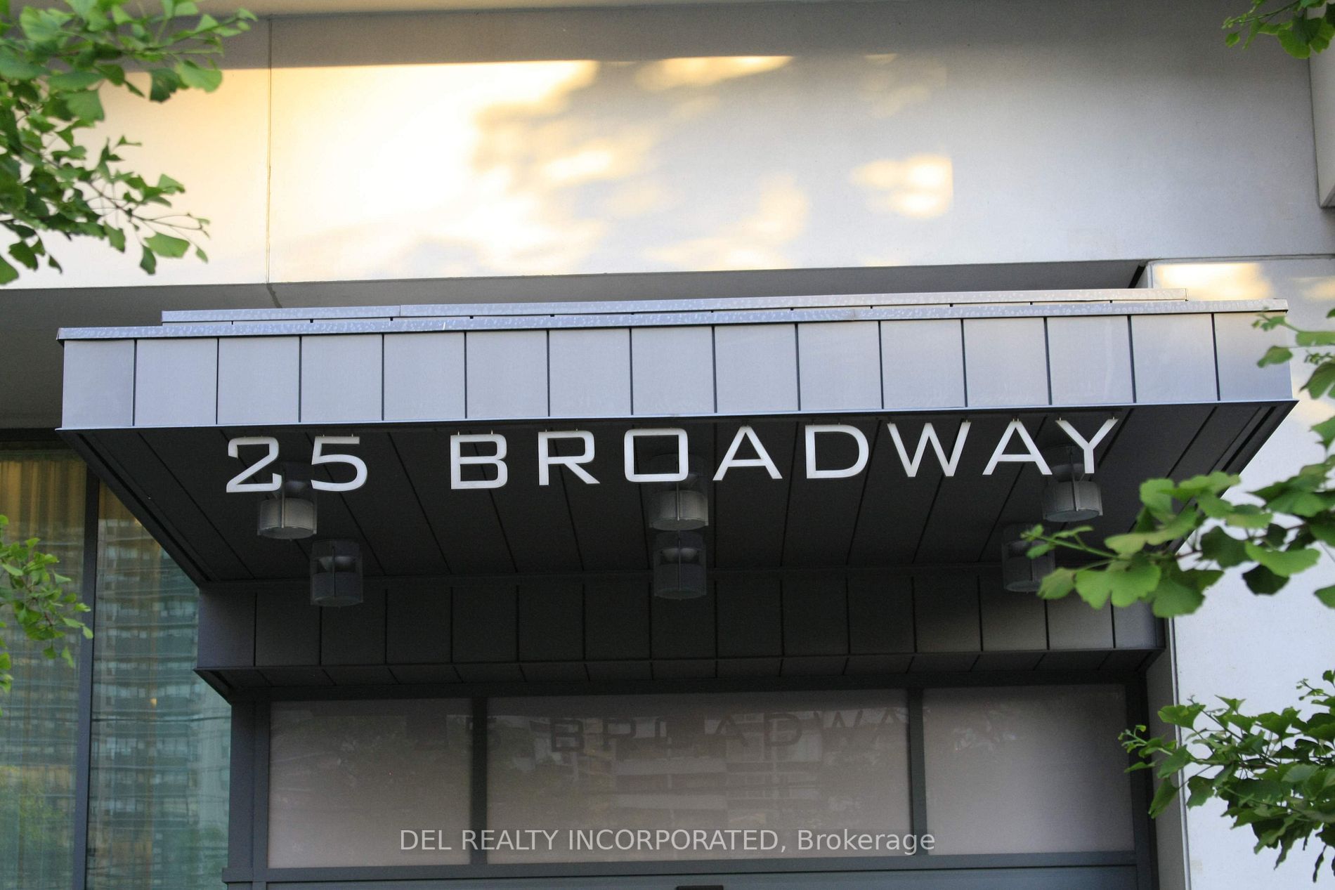 25 Broadway Ave, #605
