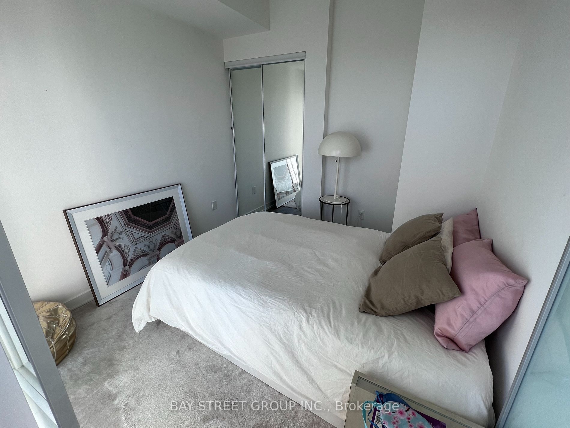 1 Yorkville Ave, #4209