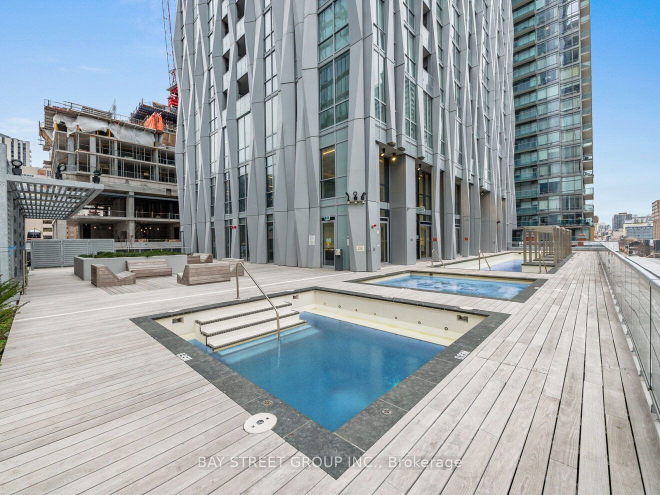 1 Yorkville Ave, #4209