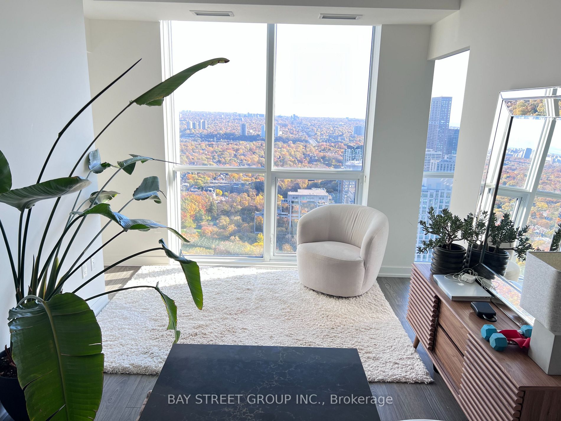 1 Yorkville Ave, #4209