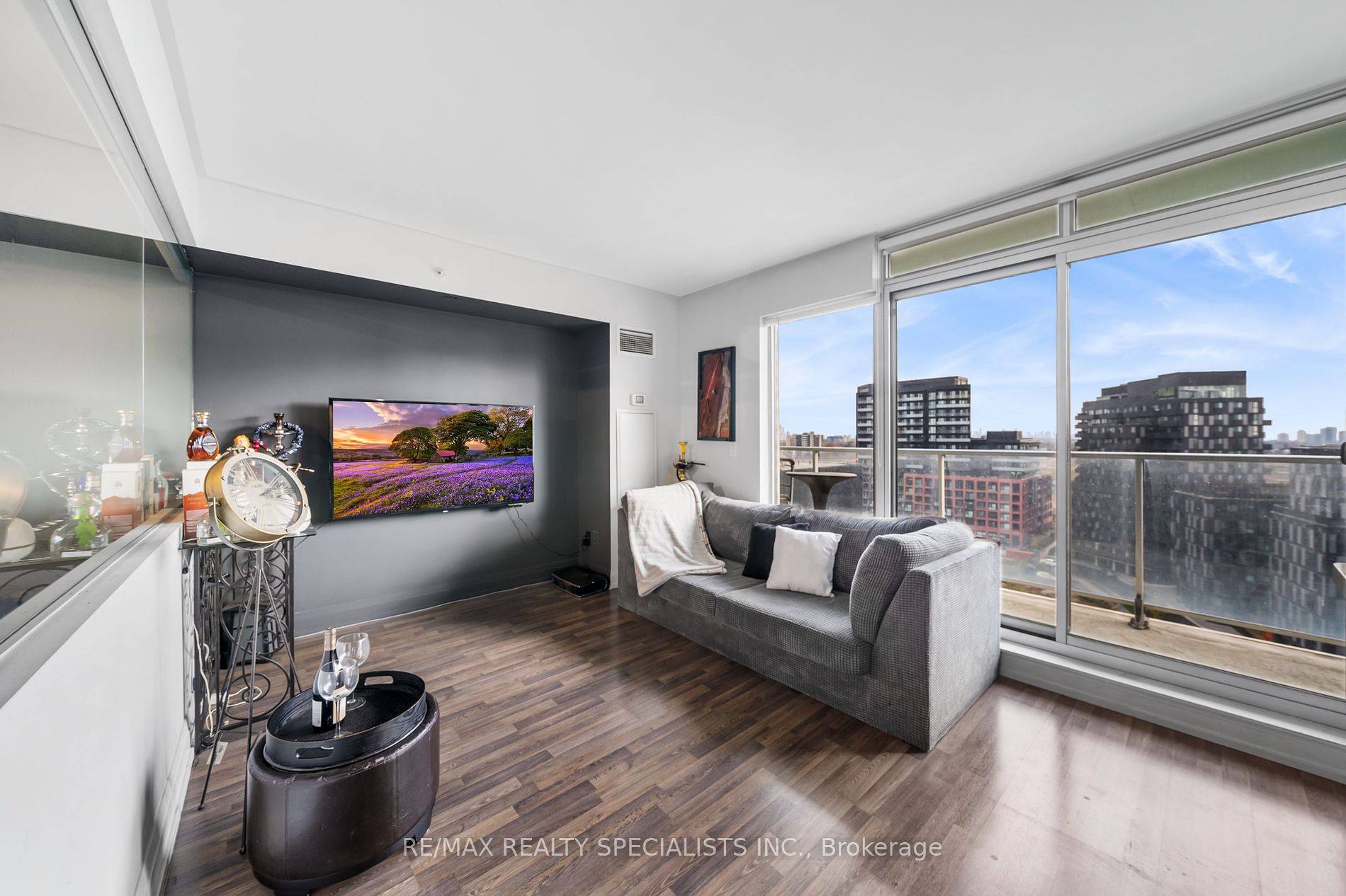 565 Wilson Ave, #W1203