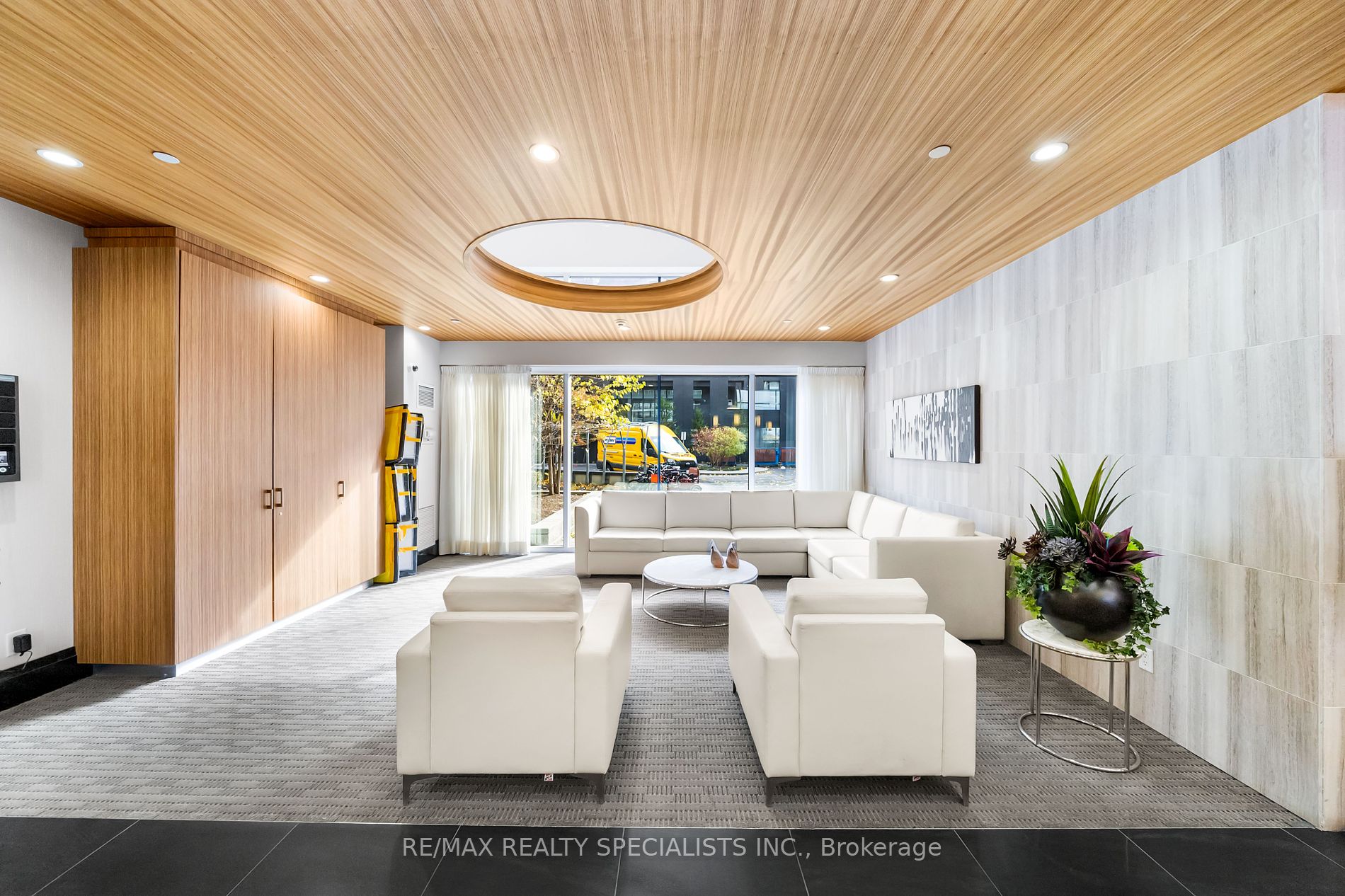 565 Wilson Ave, #W1203