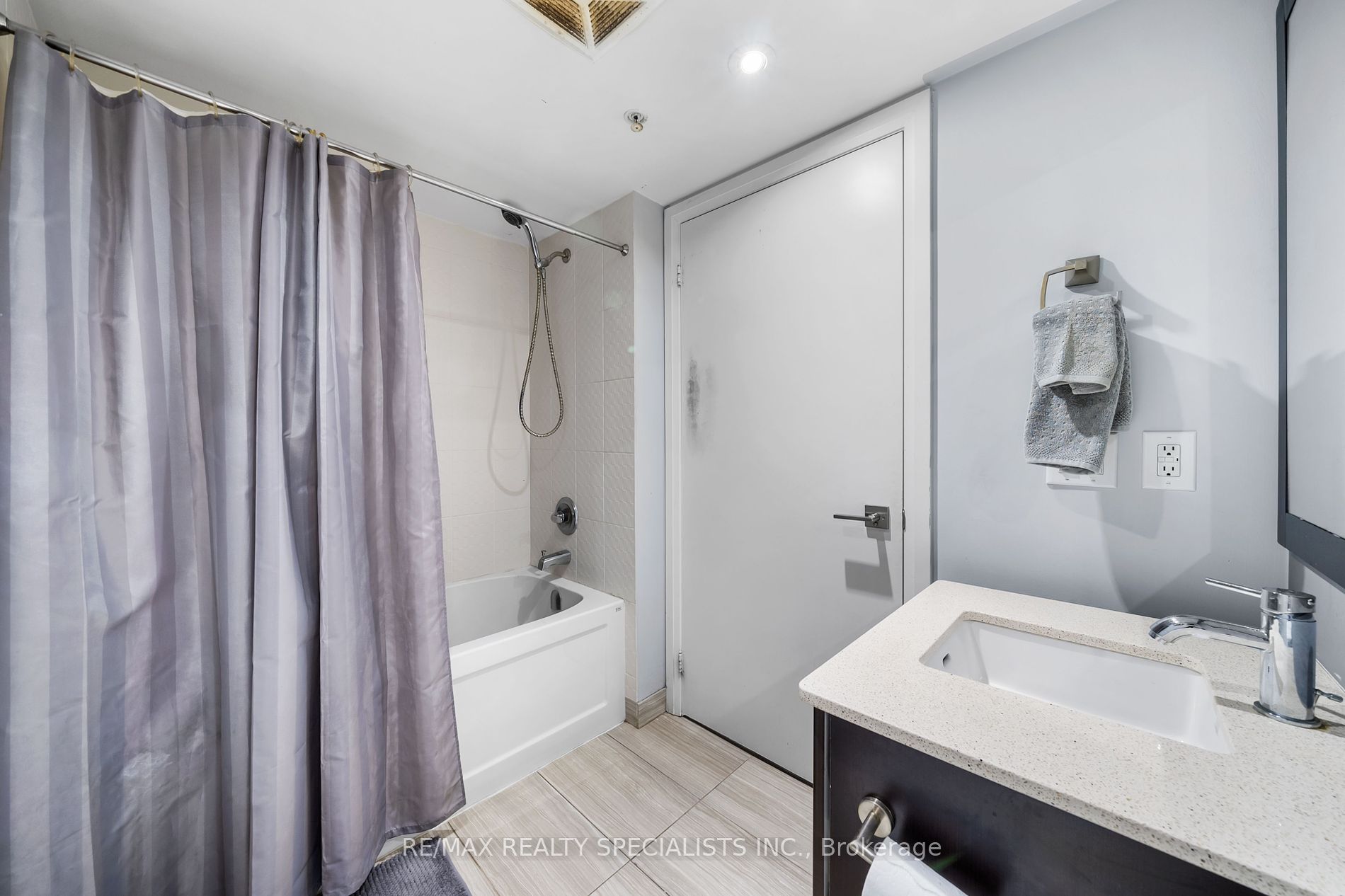 565 Wilson Ave, #W1203