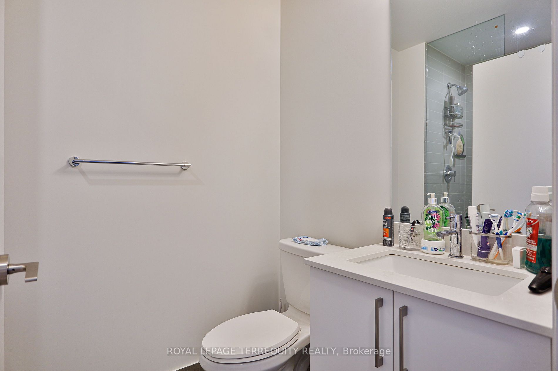 576 Front St W, #1810