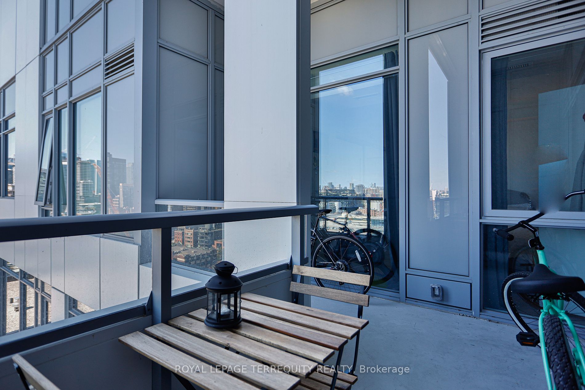 576 Front St W, #1810