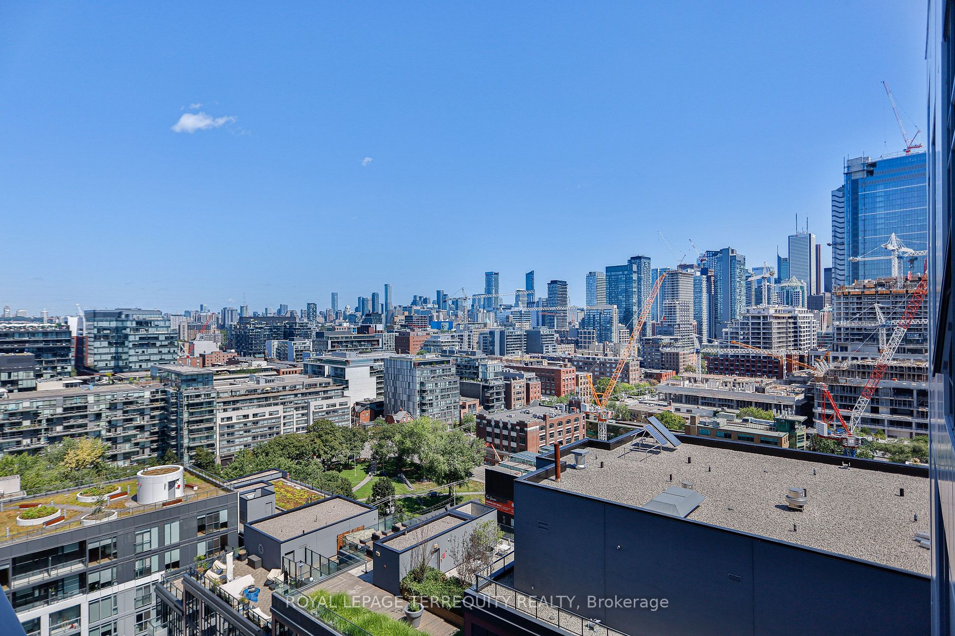 576 Front St W, #1810