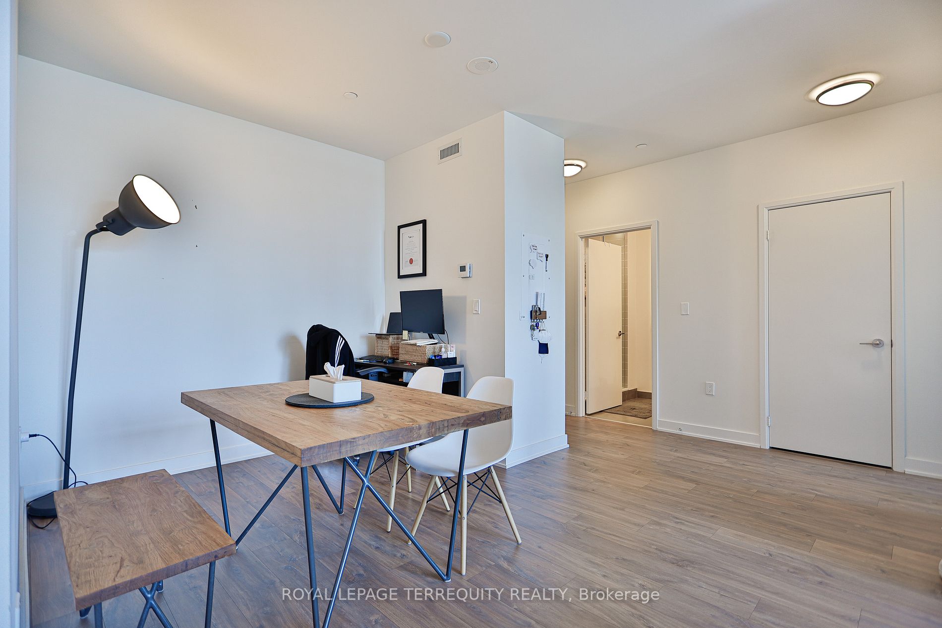 576 Front St W, #1810
