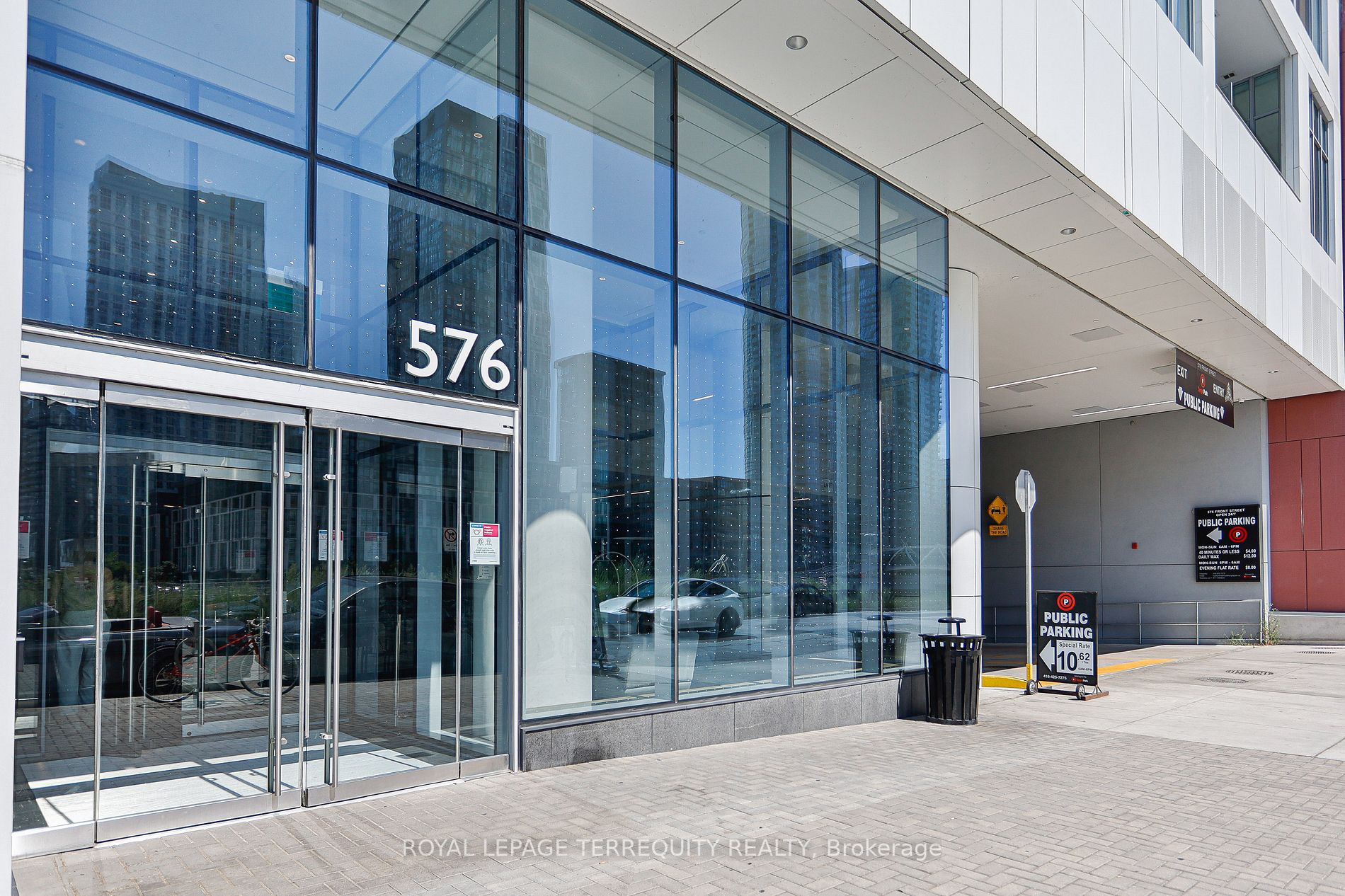 576 Front St W, #1810