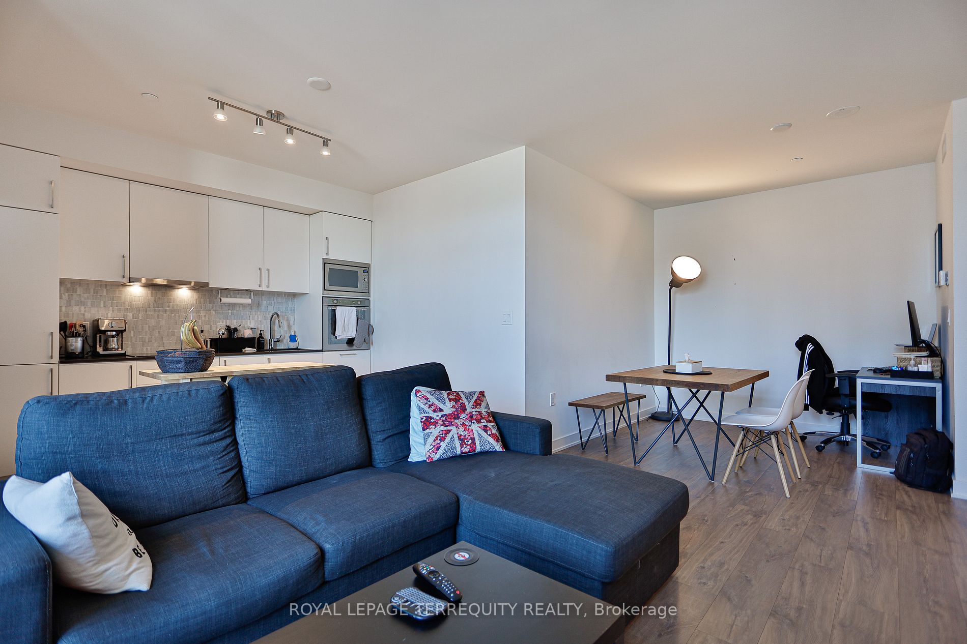 576 Front St W, #1810